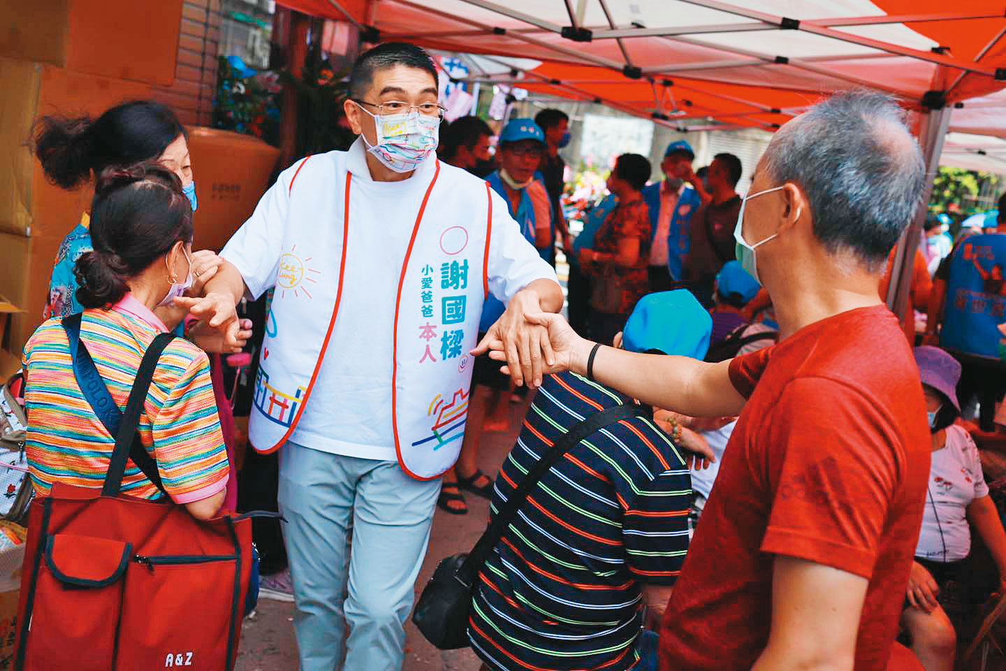 謝國樑(左3)希望將基隆塑造成亞洲最有愛的城市。(翻攝謝國樑臉書)