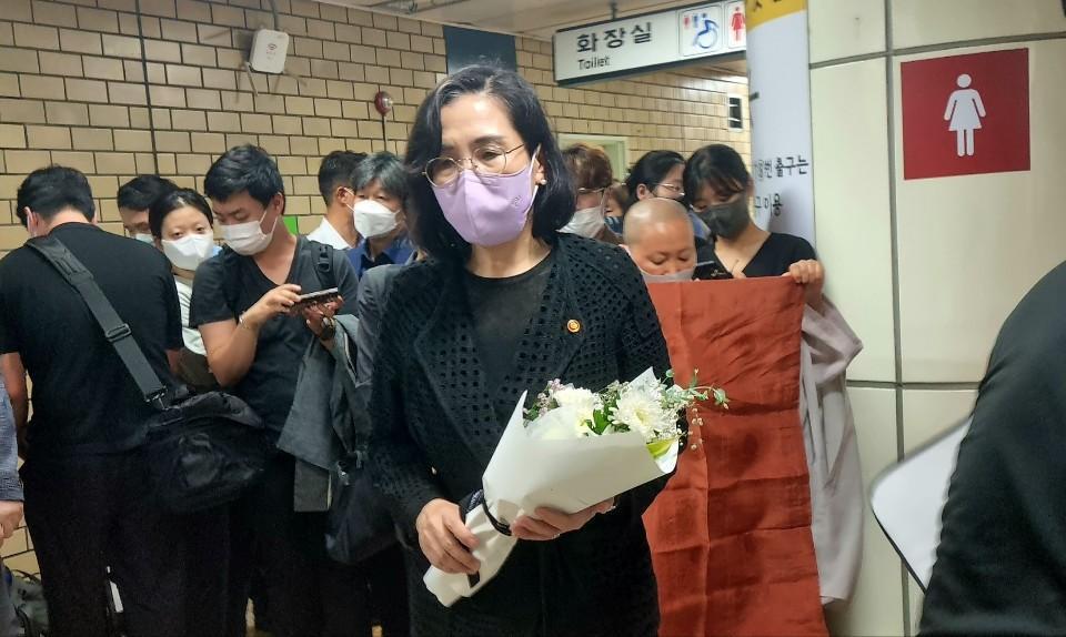 新堂站謀殺案再次引發南韓討論是否為「厭女」，女性家族部長金賢淑（김현숙，音譯）認為，這並非一起厭惡女性的犯罪。（翻攝自@wnewskr推特）