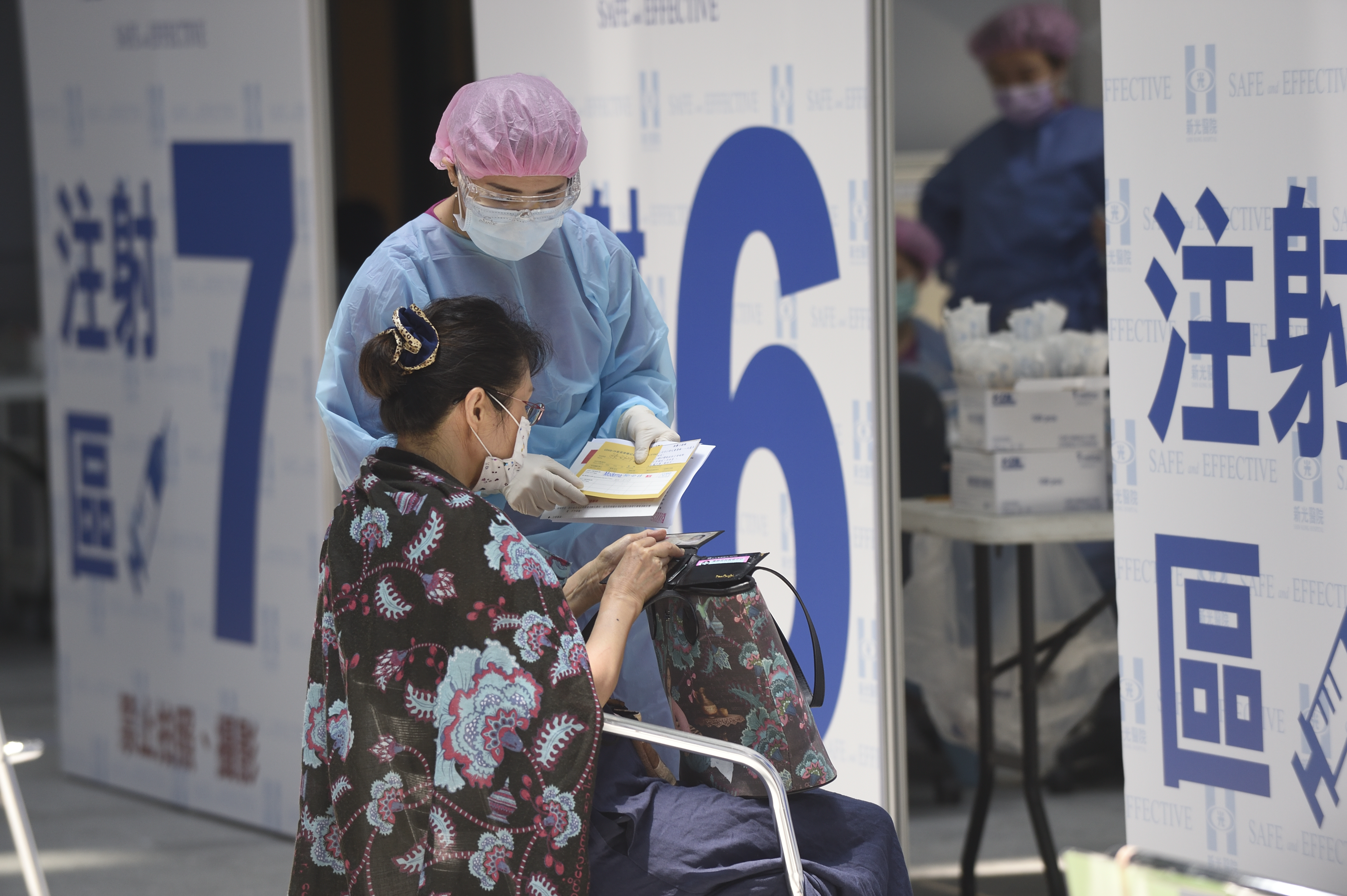 莫德納次世代疫苗24日開打，北市府公告今起開放預約。（示意圖，本刊資料照）