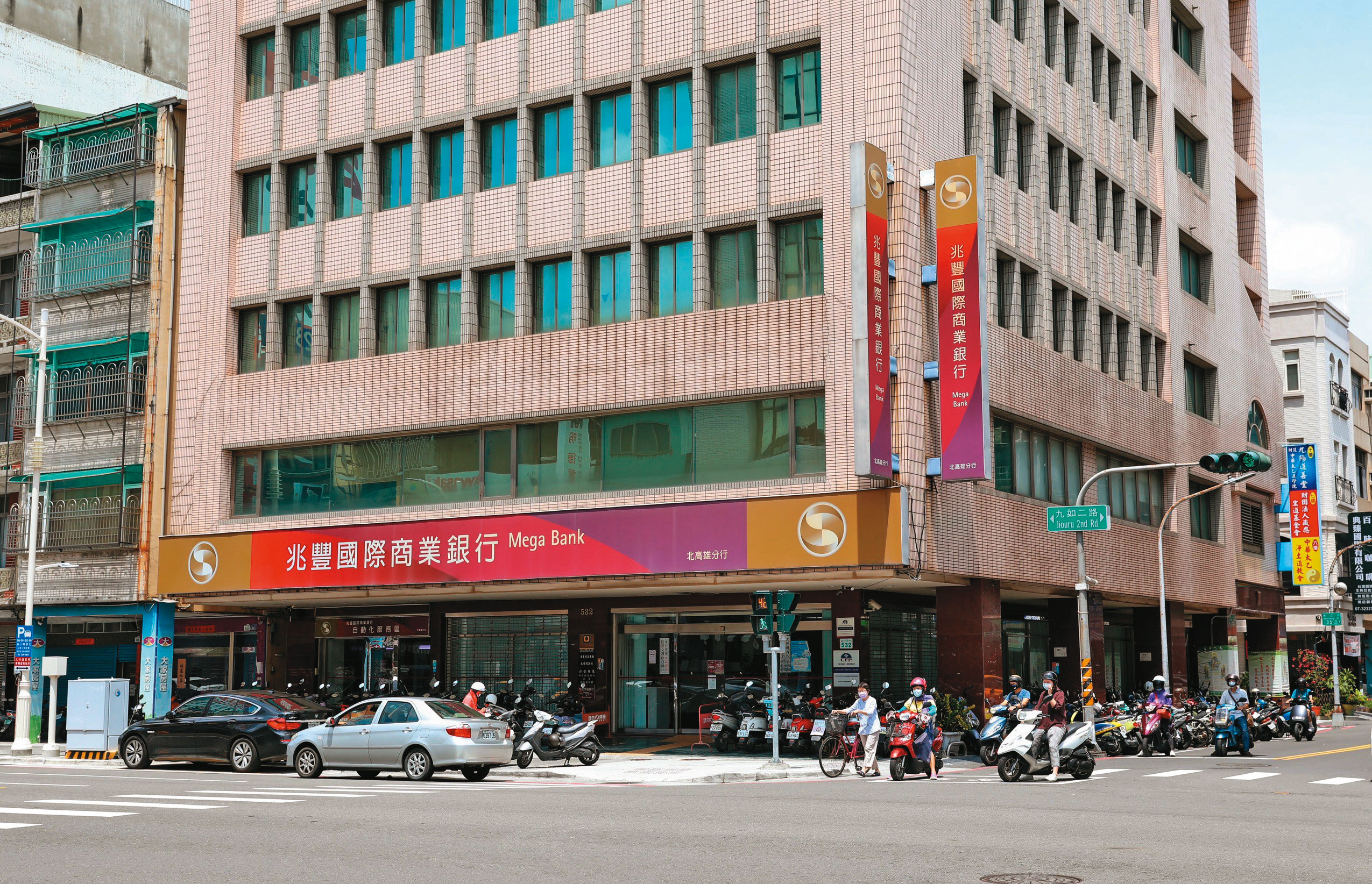 兆豐證券北高雄分公司是洪水樹家族買賣可成股票習慣的據點。