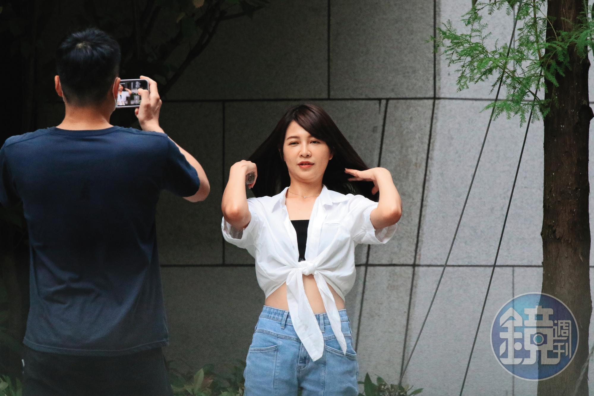 謝京穎曾被本刊拍到跟男友在街上甜蜜互拍，但沒想到照片見光前，兩人已經分手。