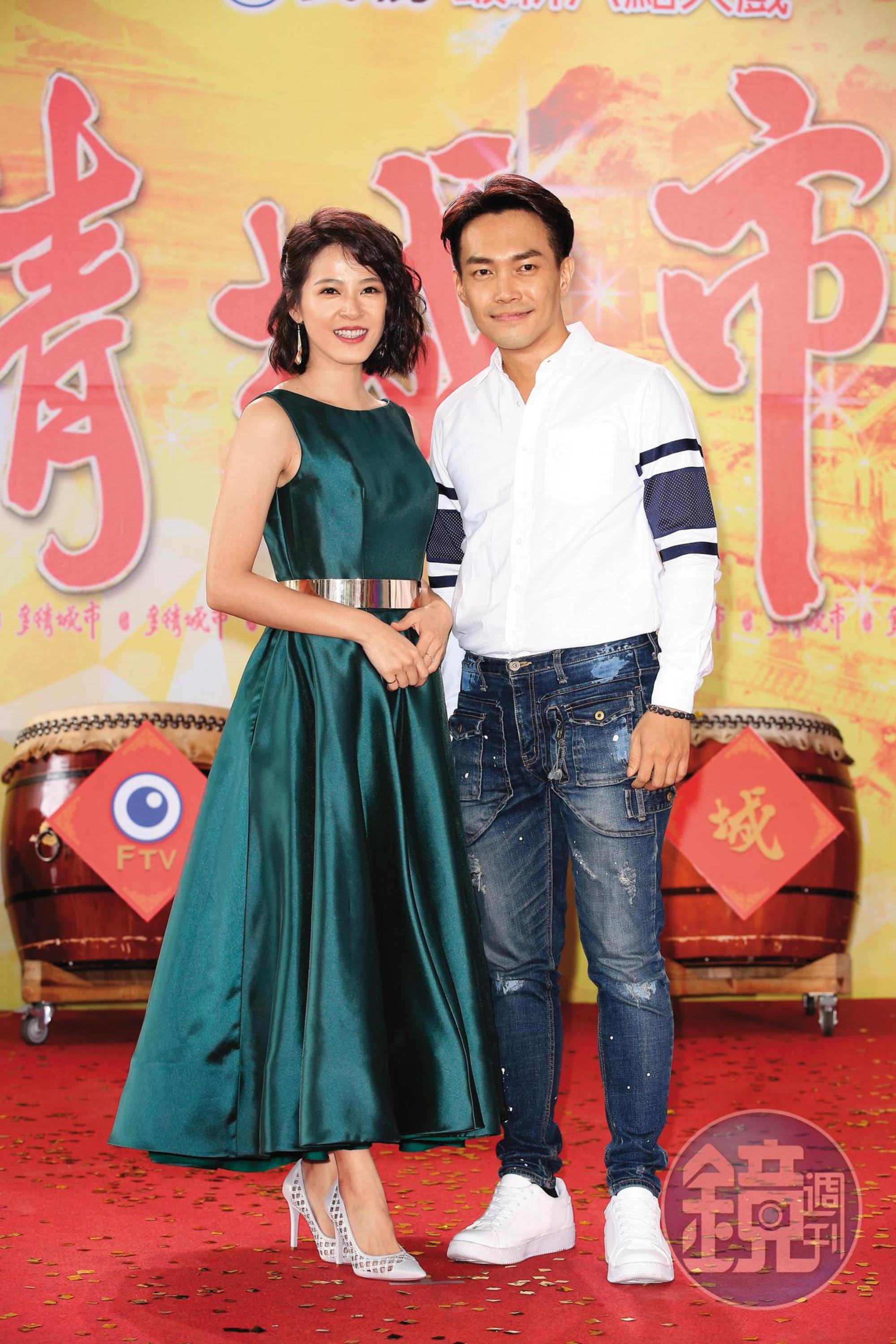 許仁杰在鄉土劇中滿受歡迎,對外形象也是好男人,但據傳下戲後就變了另一個人。左為蘇晏沛。