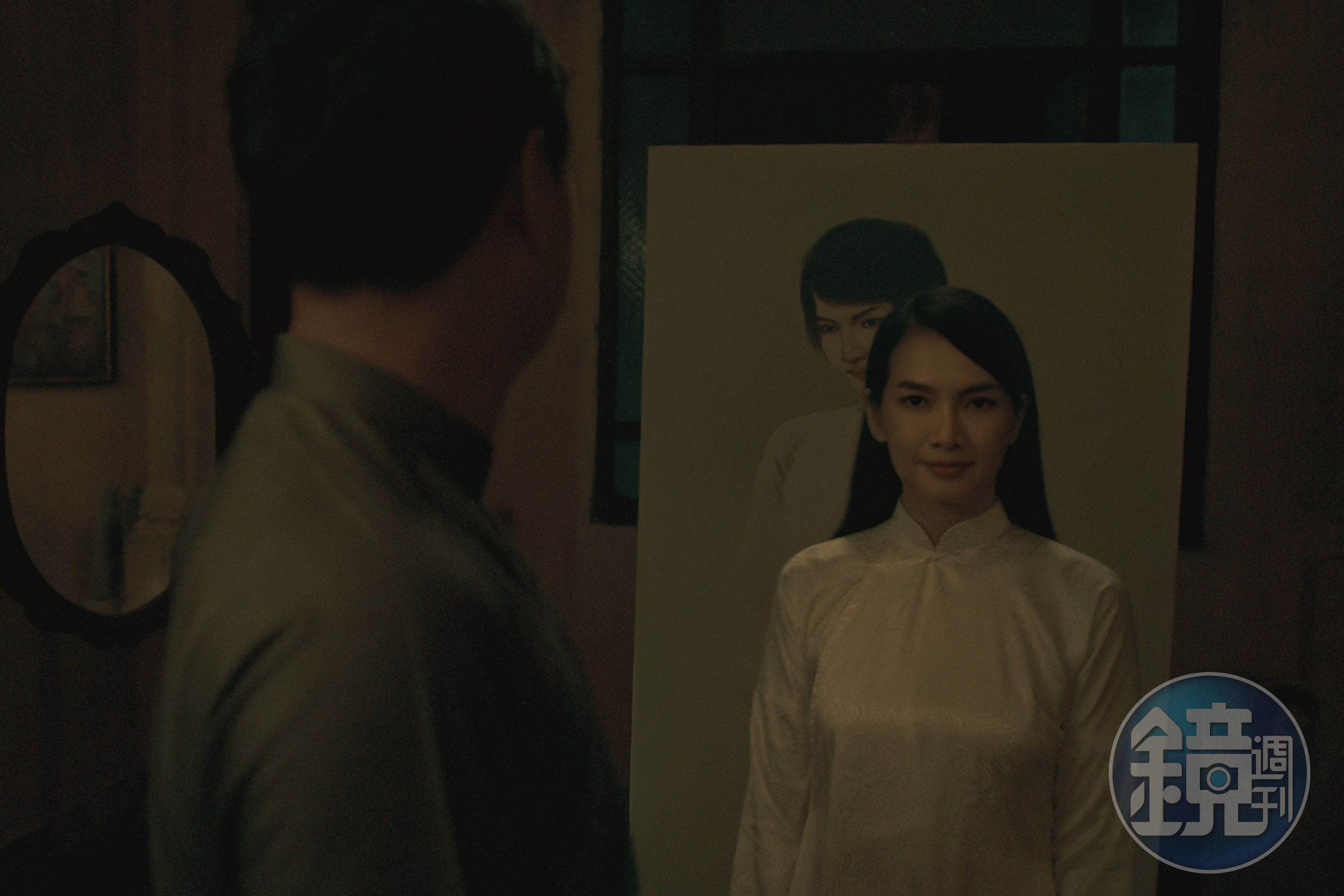 越南資深女星英姐從第一集就扮演女鬼「慕依」，15年後依然讓觀眾感到驚嚇。（車庫娛樂提供）
