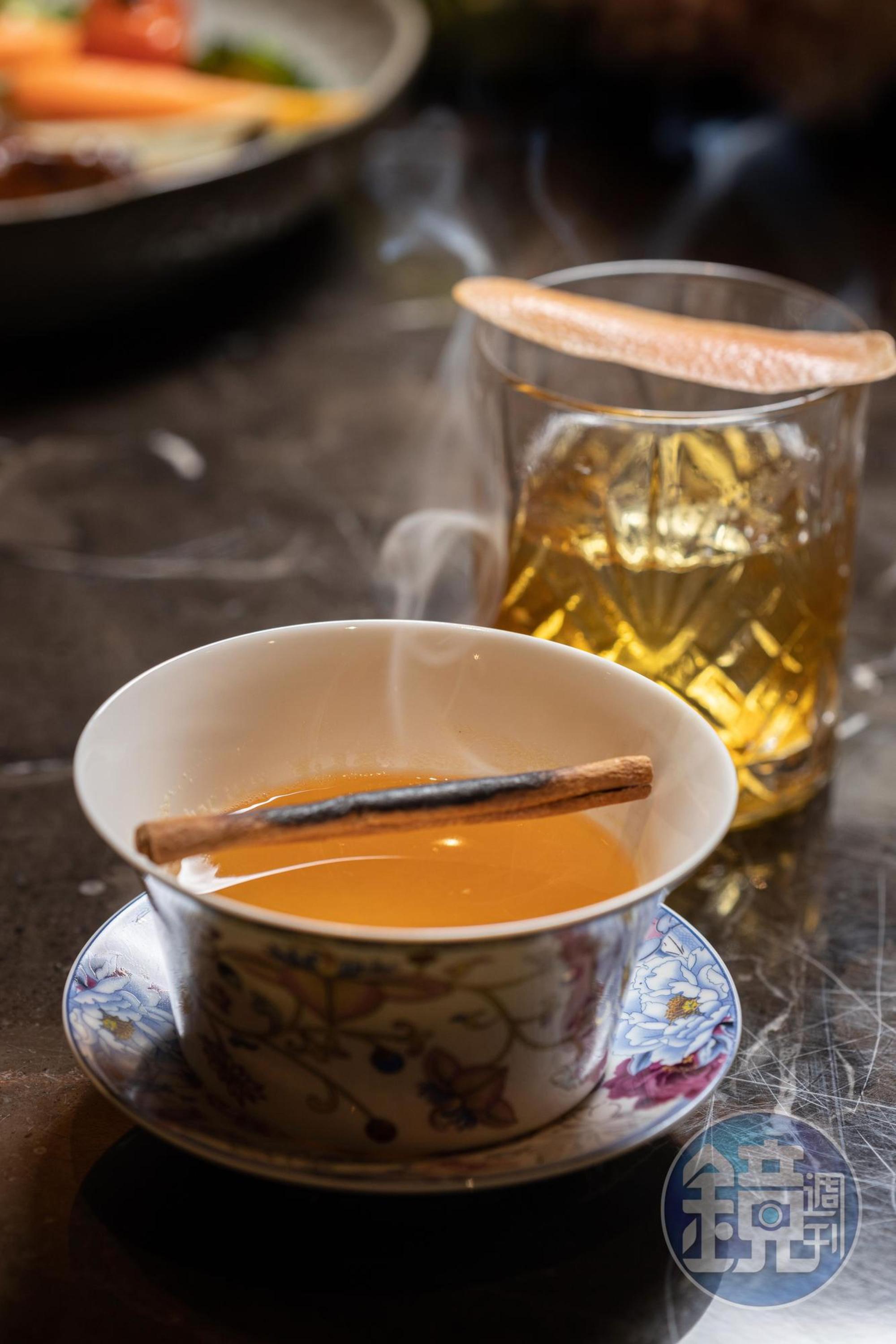 熱調酒「Hot Toddy（前，350元／杯）」的肉桂香氣四溢，溫暖醇厚。「Willy King（後，400元／杯）」則是藏有果香的液態肉桂捲。