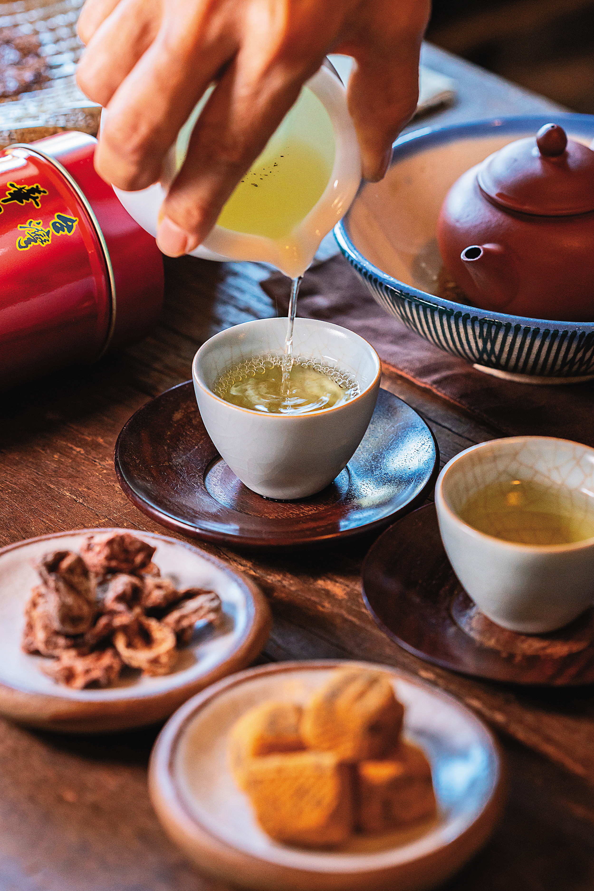 在乙木可點上一壺在高海拔種植的「華岡高山鐵觀音」冷泡茶，品味鐵觀音的清香與果香。（120元／壺）