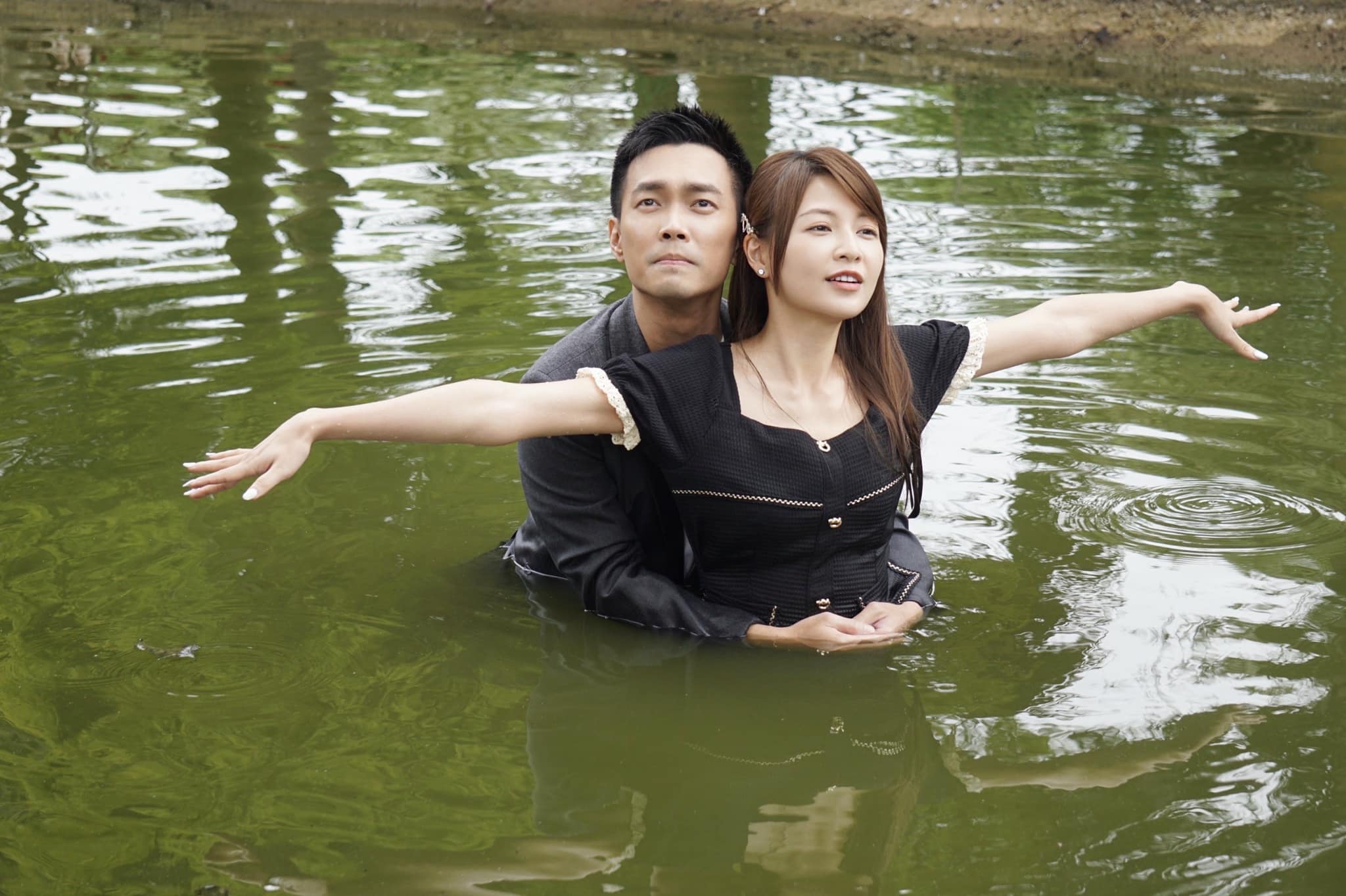 謝京穎發聲打臉經紀人，迎合許仁杰的說法不遺餘力。（翻攝許仁杰臉書）