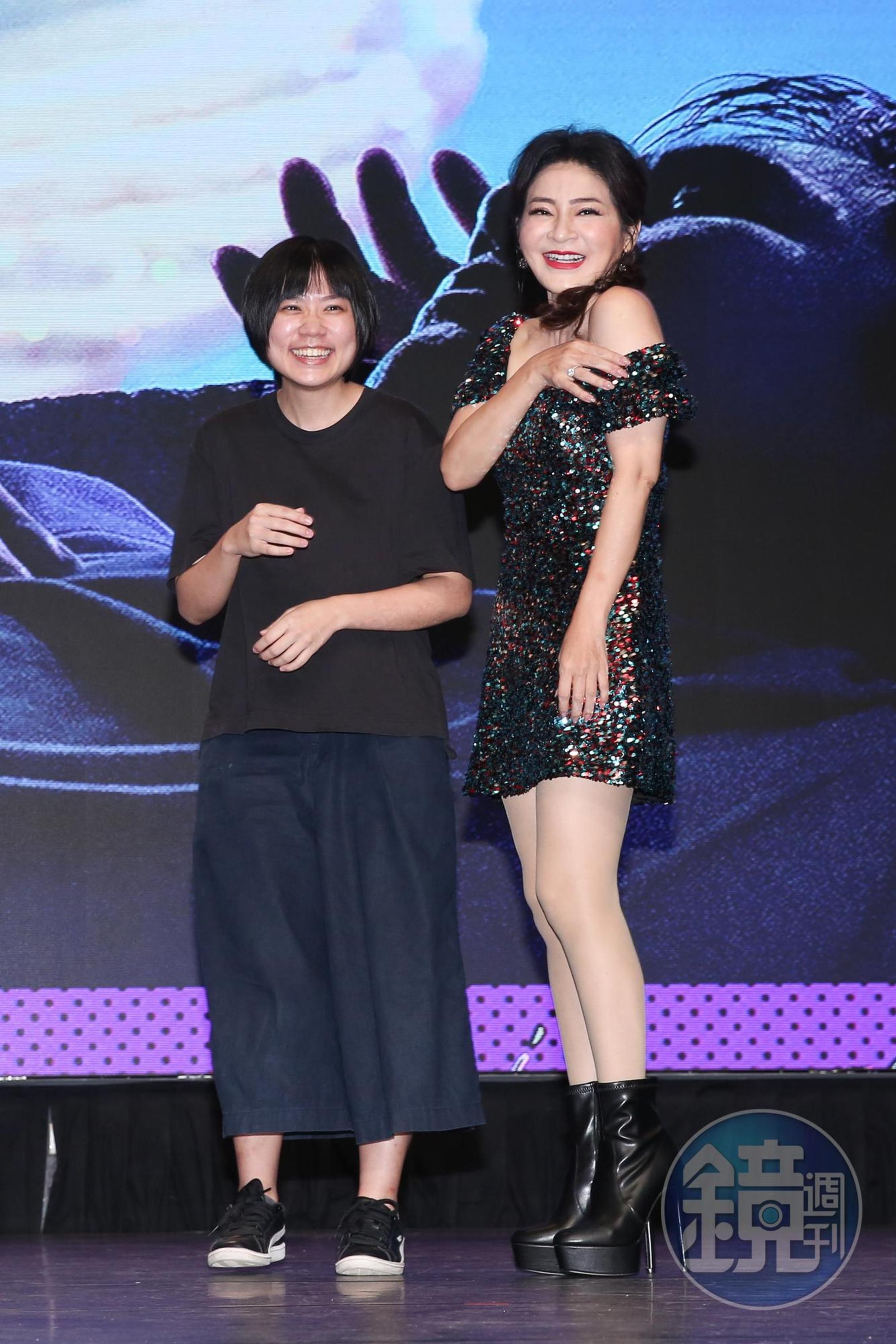 53歲的王彩樺為戲積極瘦身,記者會上也穿著閃亮短裙,微露香肩展現性感。