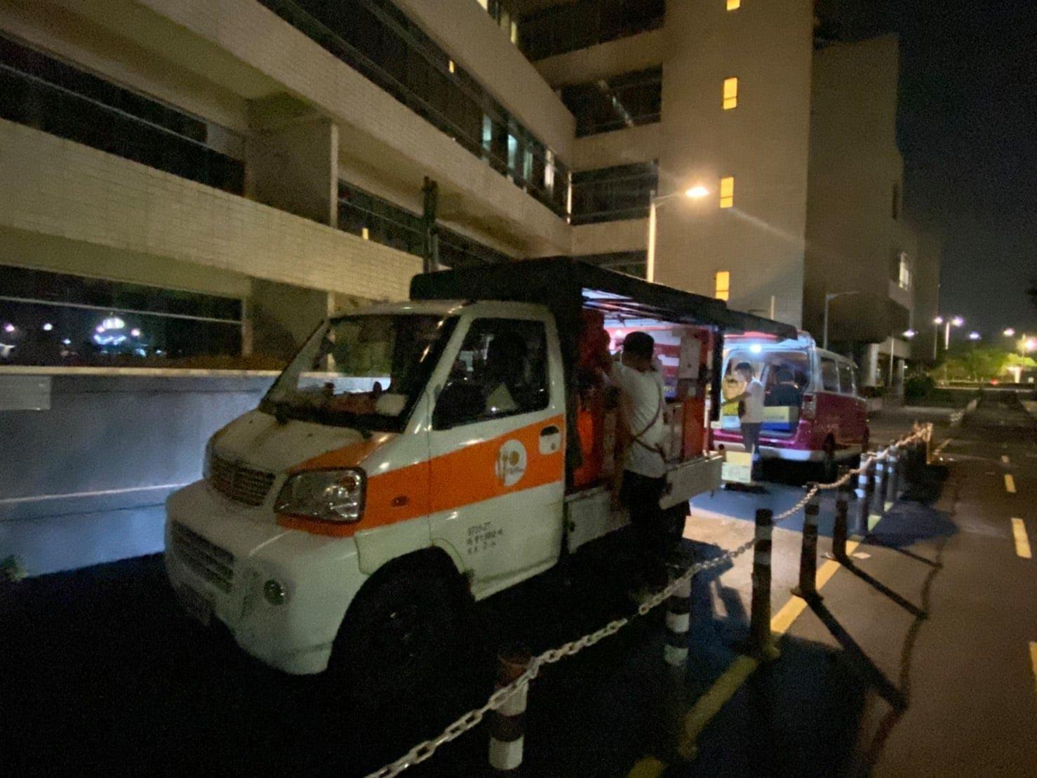 新冠肺炎疫情延燒期間，胖卡小巴提供餐點送暖醫護人員。（翻攝胖卡協會台灣行動車創業發展協會臉書粉絲團）