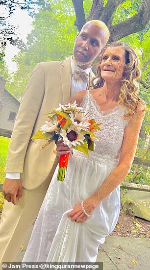 麥肯和麥葛蕾果在去年9月結婚。（翻自《每日郵報》）