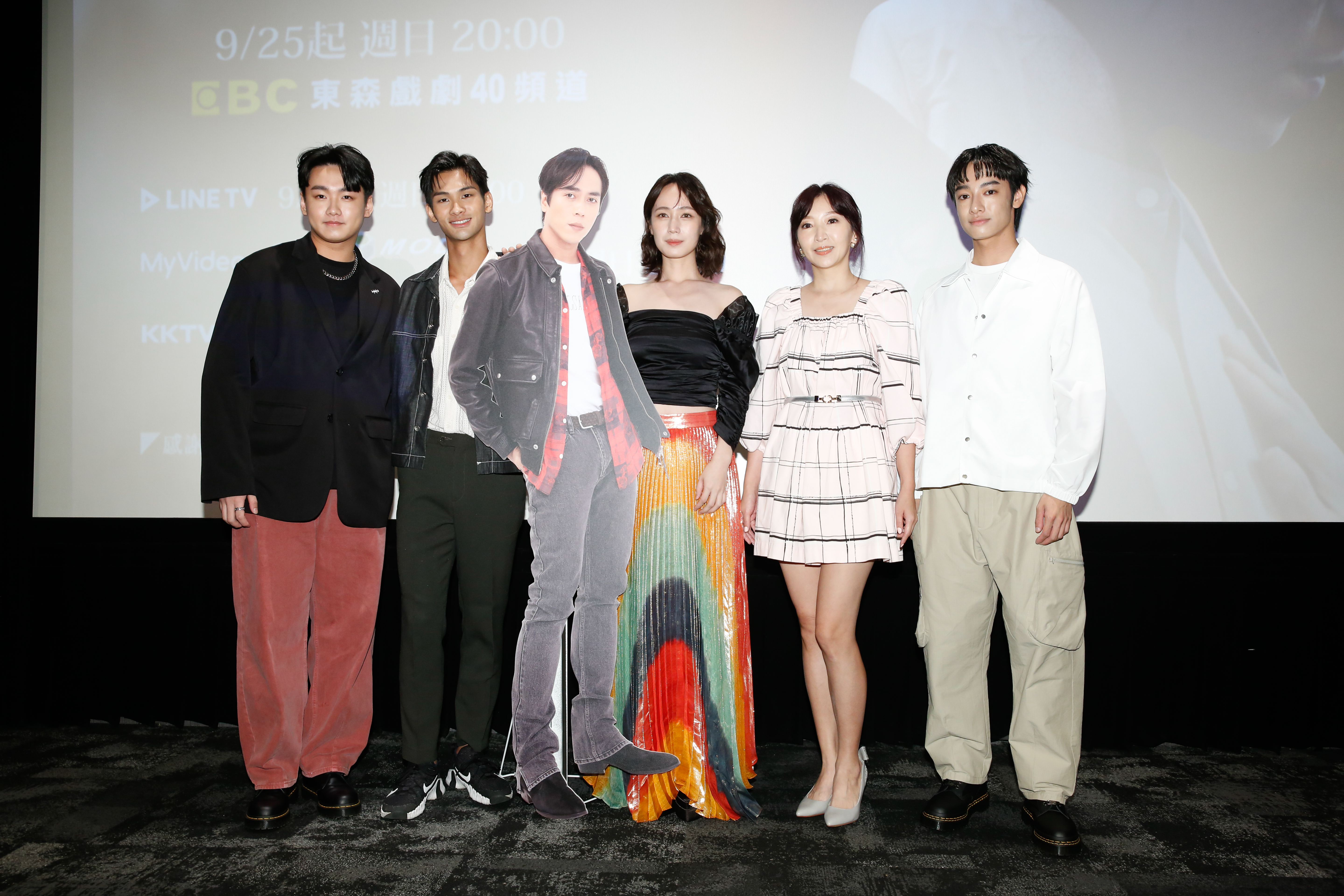 《額外旅程》演員群，左起：徐偉然、夏浦洋、莊凱勛、小薰、華星童、劉修甫。