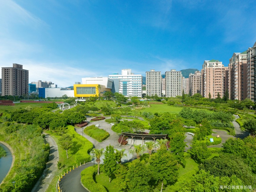 與運動中心串聯的萬坪公園，是宜居的好場域