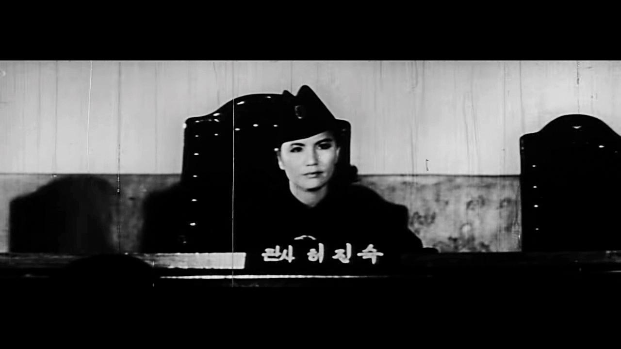 1962年在韓國上映的電影《女法官》是當年少見的女性視角作品,上映後獲得熱烈迴響。(翻攝自韓國古典電影YouTube頻道)