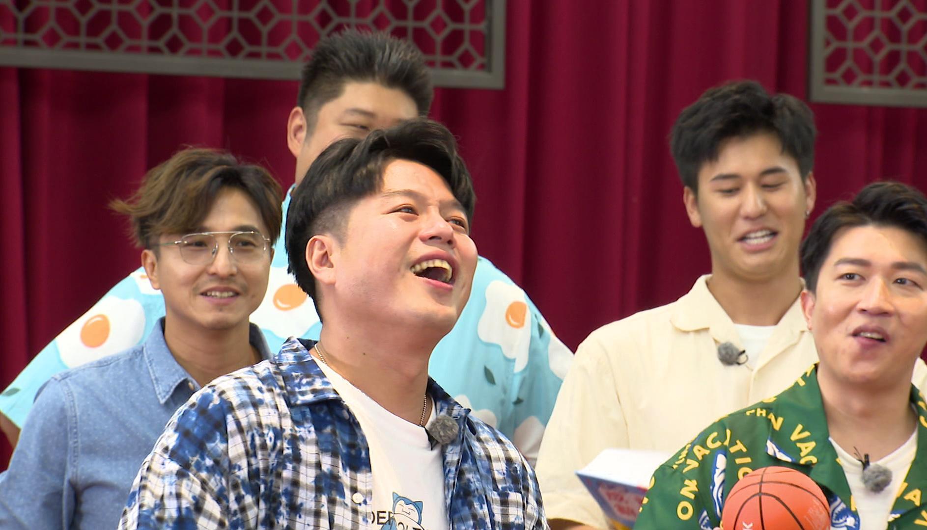 節目最後一集,李易忍不住落淚,遊戲差點玩不下去。(台視提供)