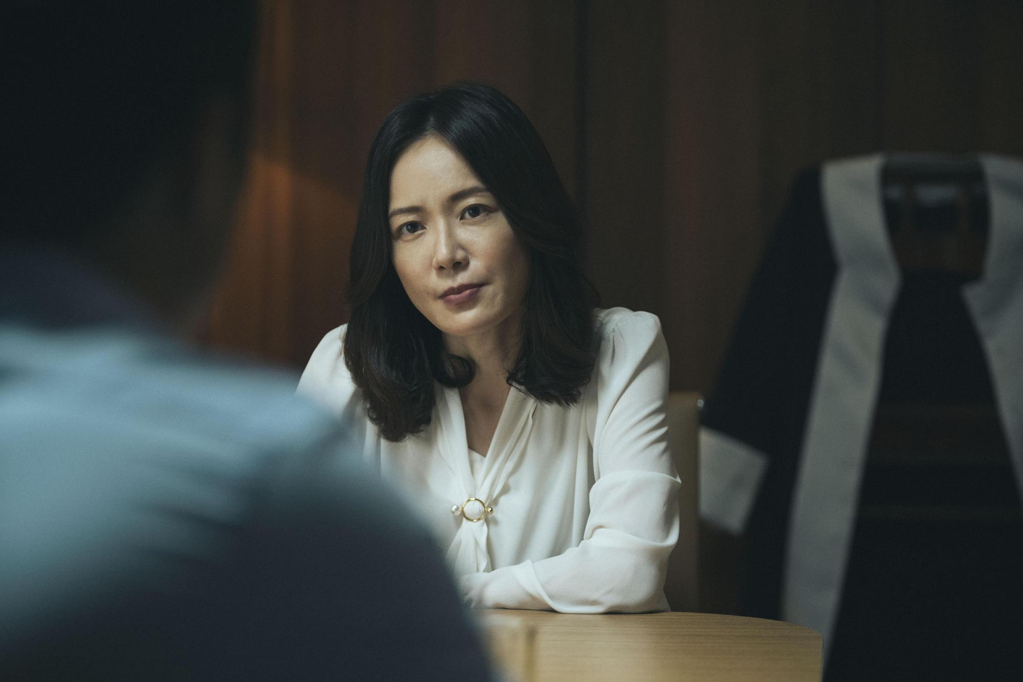 尹馨少演出白領角色,但自認白領角色很適合她。(傳影互動提供)