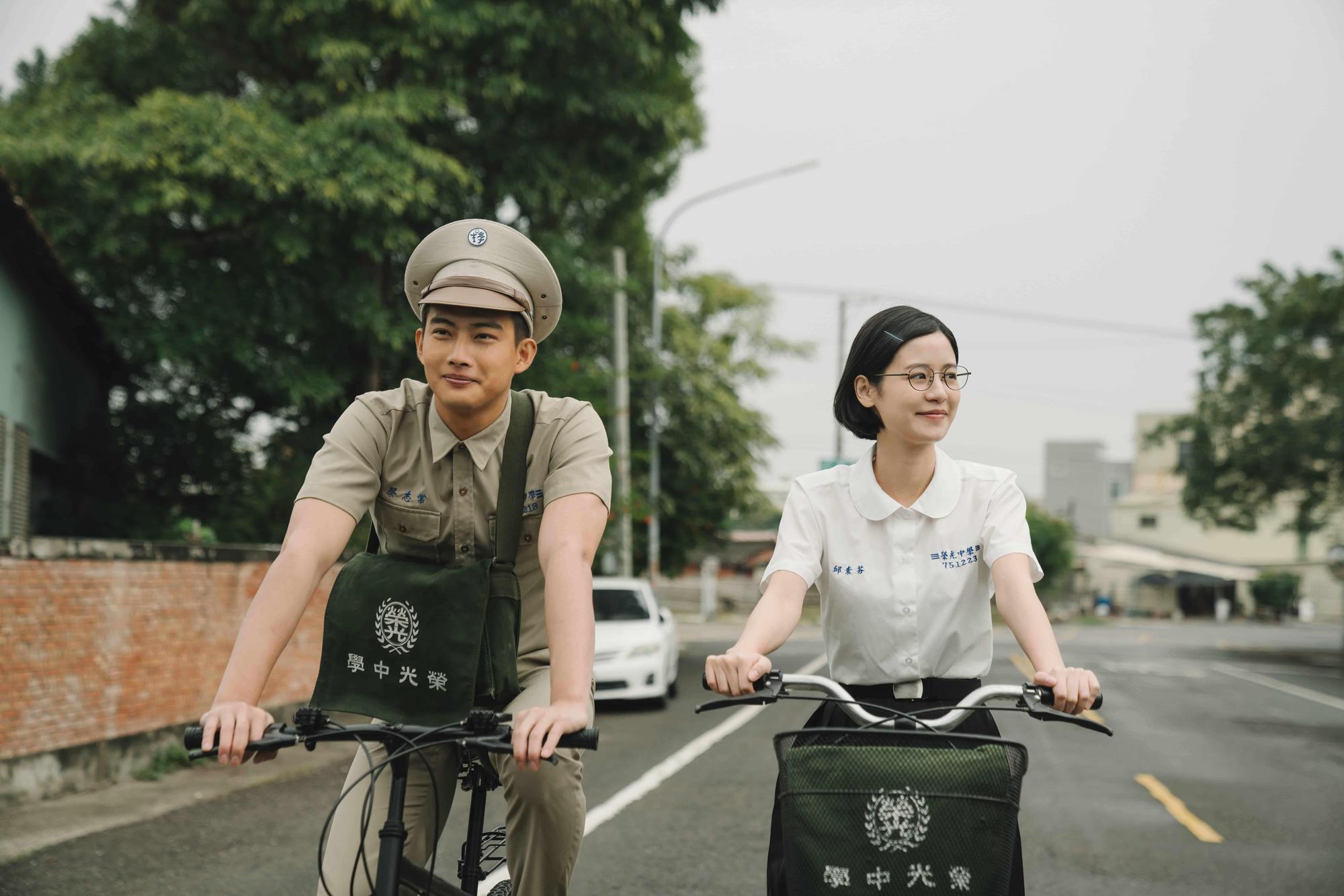 張庭瑚和袁子芸首度配對,演繹高中時的暗戀如何錯過再重逢。(甲上提供)