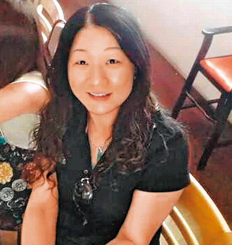 華盛女主管蘇曉貞(圖)因女官員嚴格審查工程進度,找人將女官員擄走並強拍裸照,蘇女已遭判刑2年半確定。(翻攝蘇曉貞臉書)