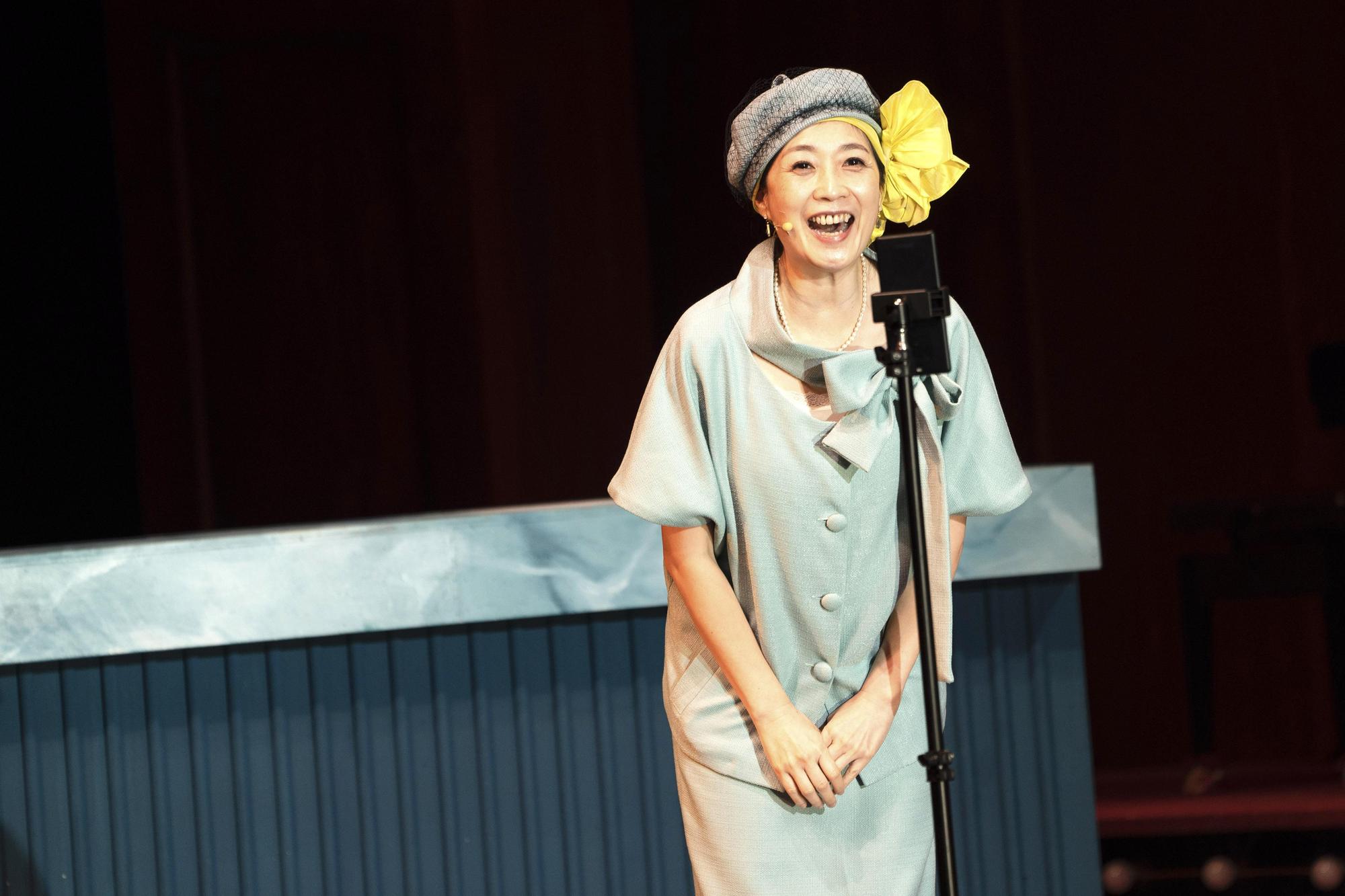 黃嘉千在舞台劇《明星養老院》飾演失憶的女明星,年底將在台北國父紀念館演出。(金星文創提供)