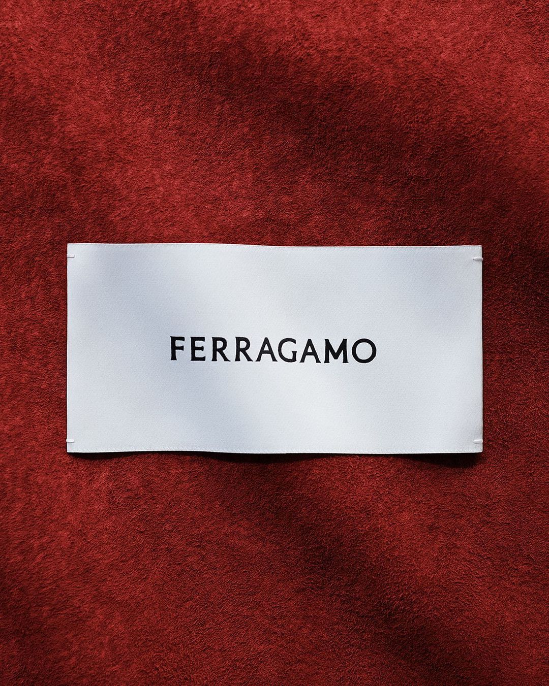 新一季的衣標將會全面換成嶄新的Logo。（翻攝自FERRAGAMO IG）