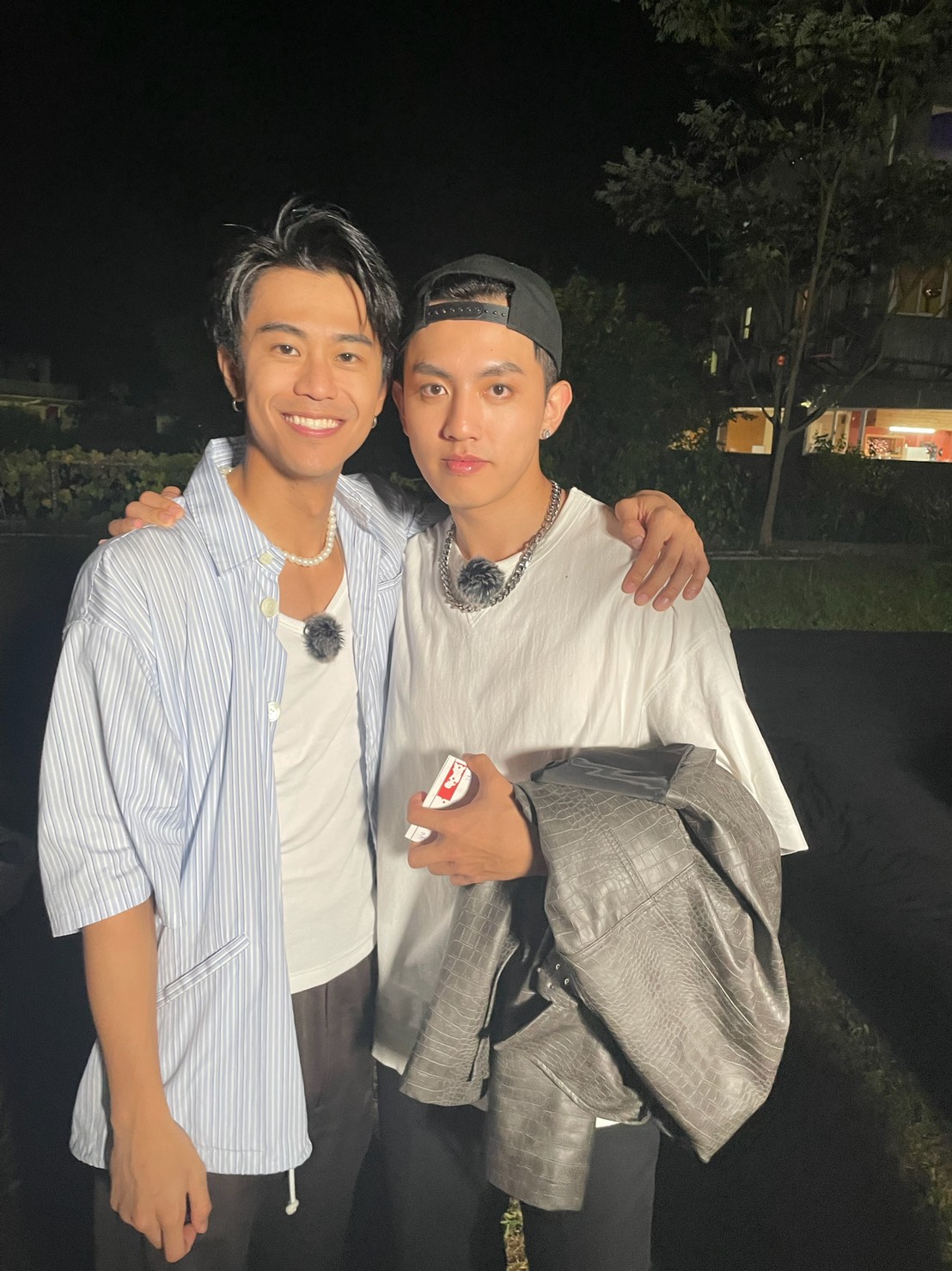 廖柏雅(左)與原子少年的高有翔在實境節目中認識,2人私下打鬧有好交情。(喜鵲娛樂提供)
