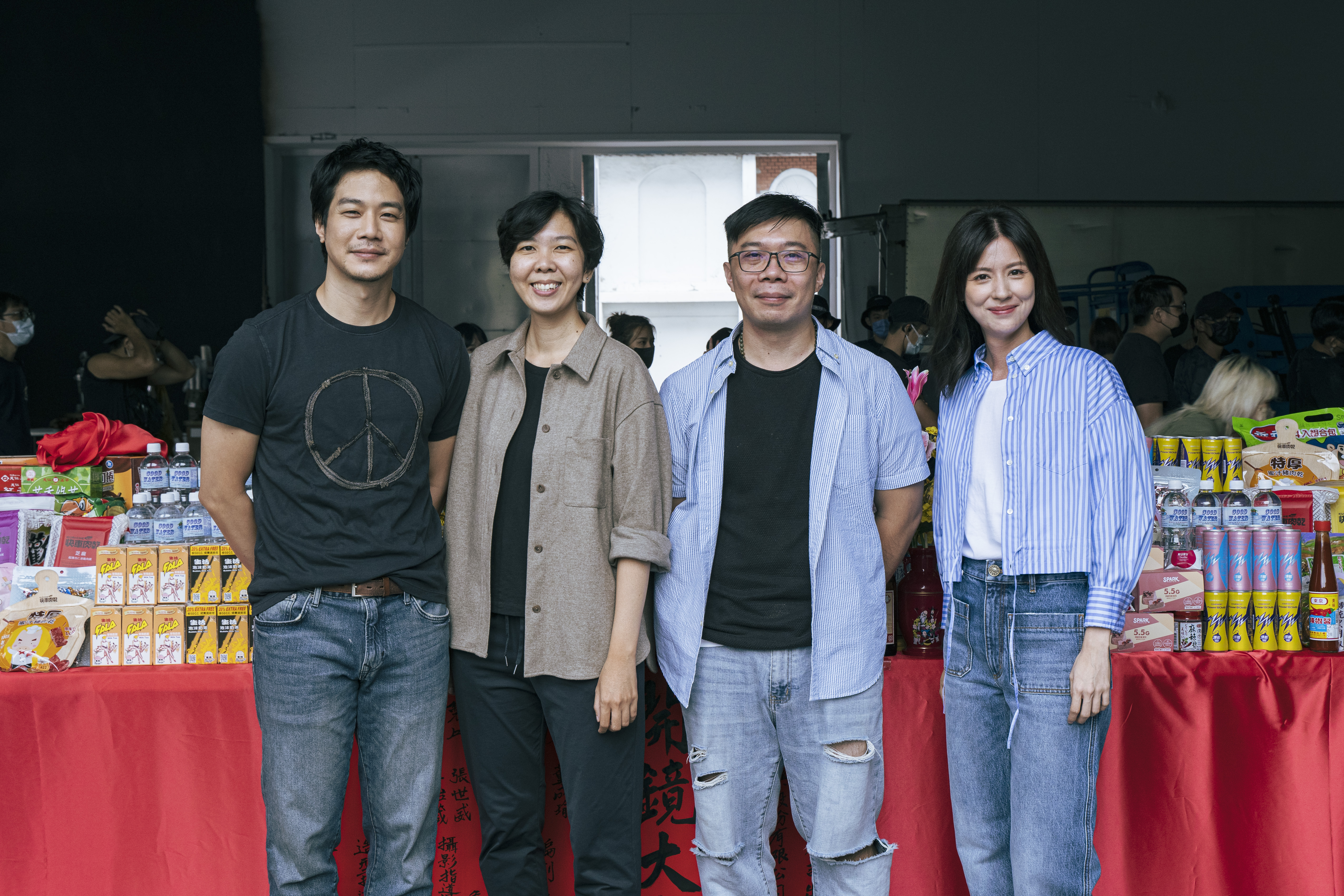 《死了一個娛樂女記者之後》薛仕凌、導演梁秀紅、導演吳旻炫、林予晞對合作充滿期待。（鏡文學提供）