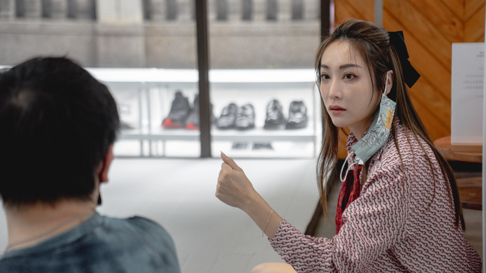 女星吳沐玹透露年底要發行首本寫真集，期望大家粉絲好友們幫忙認購一下。（翻攝自吳沐玹臉書）