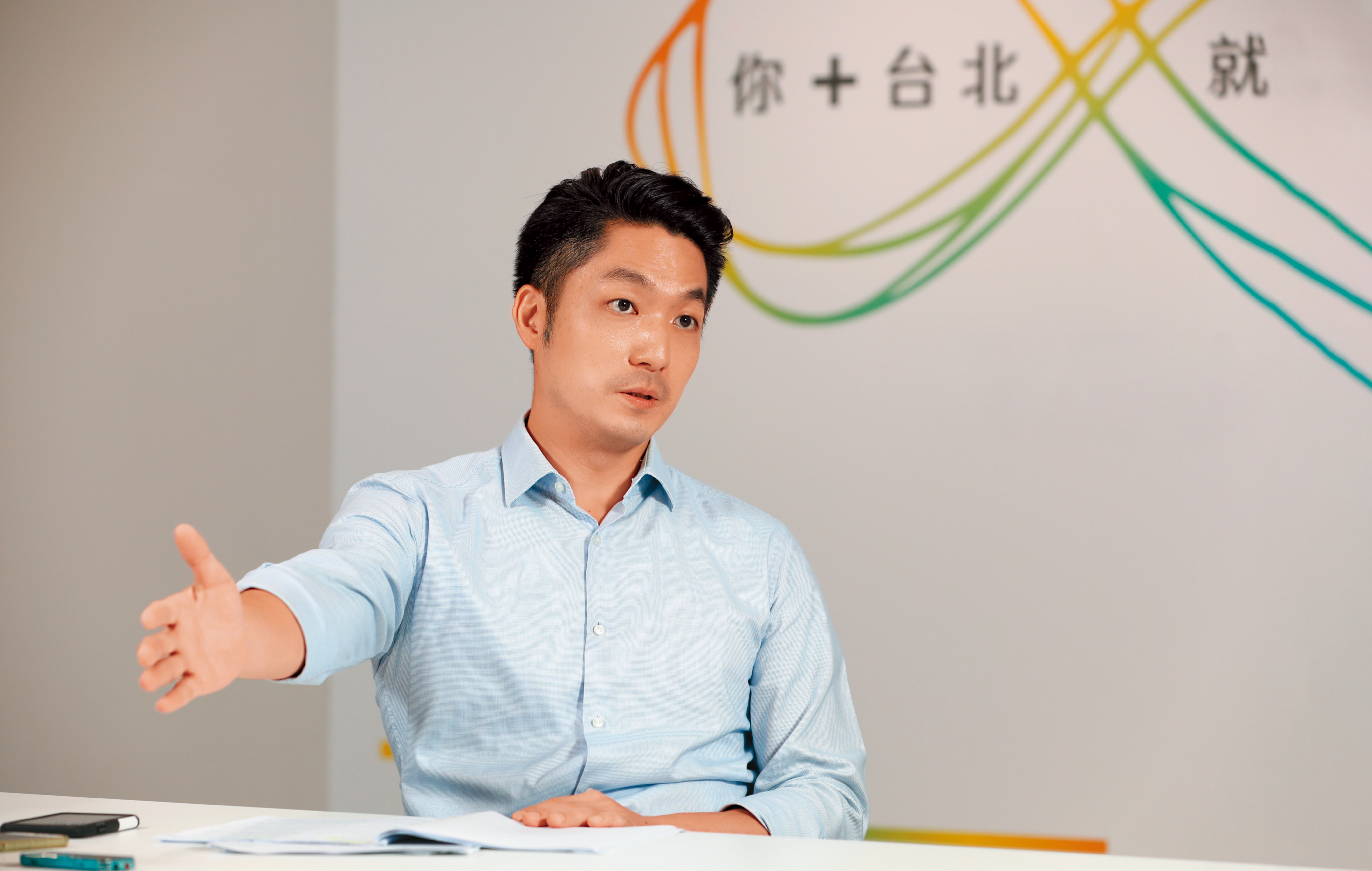 蔣萬安22日接受本刊專訪，宣示若他當選市長，「1年內讓大巨蛋完工！」（杭大鵬攝）