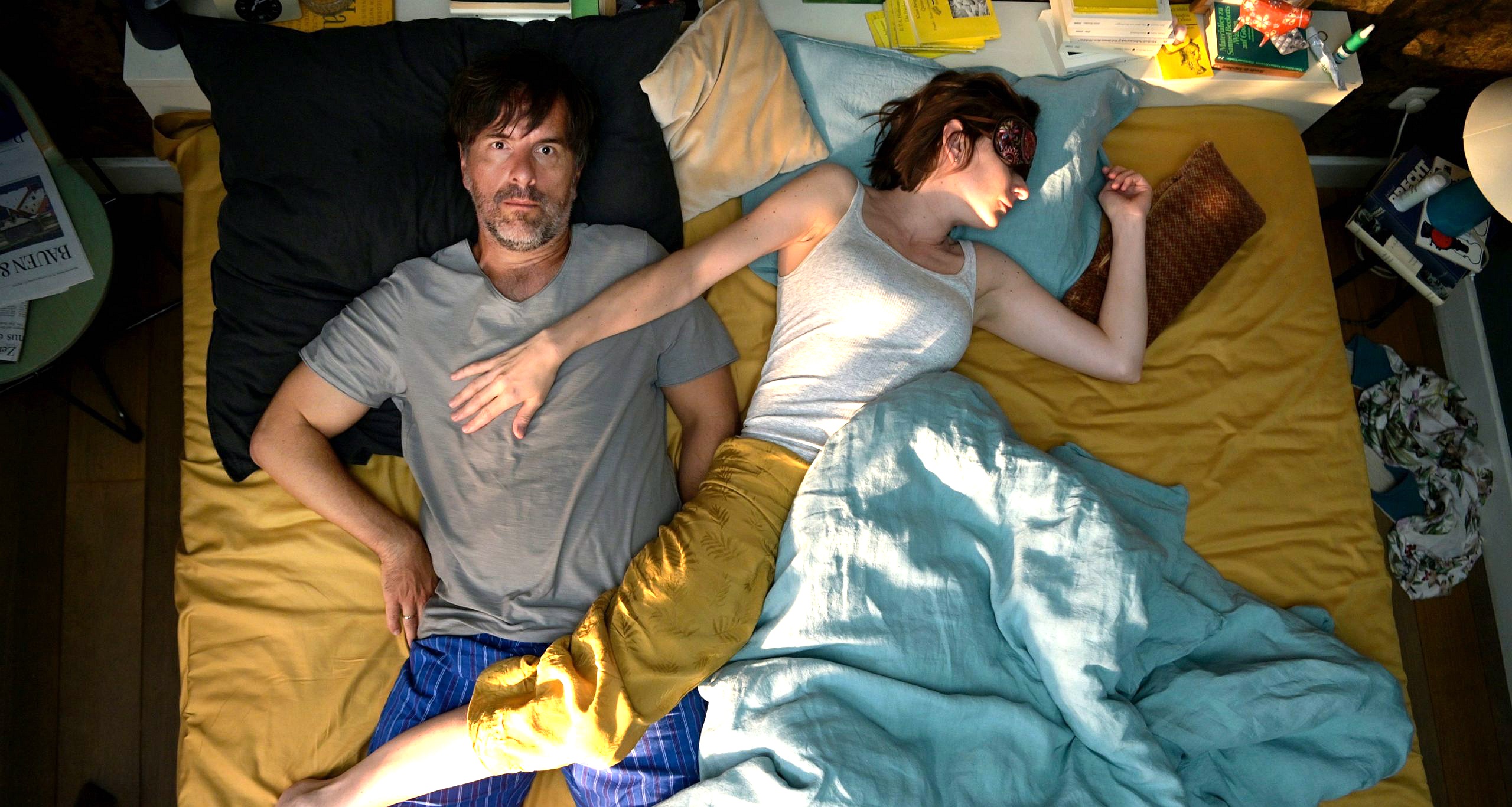 一對踏入熟齡的情侶憂心於開始衰老，決定放飛自我，重新找回青春。（海鵬）