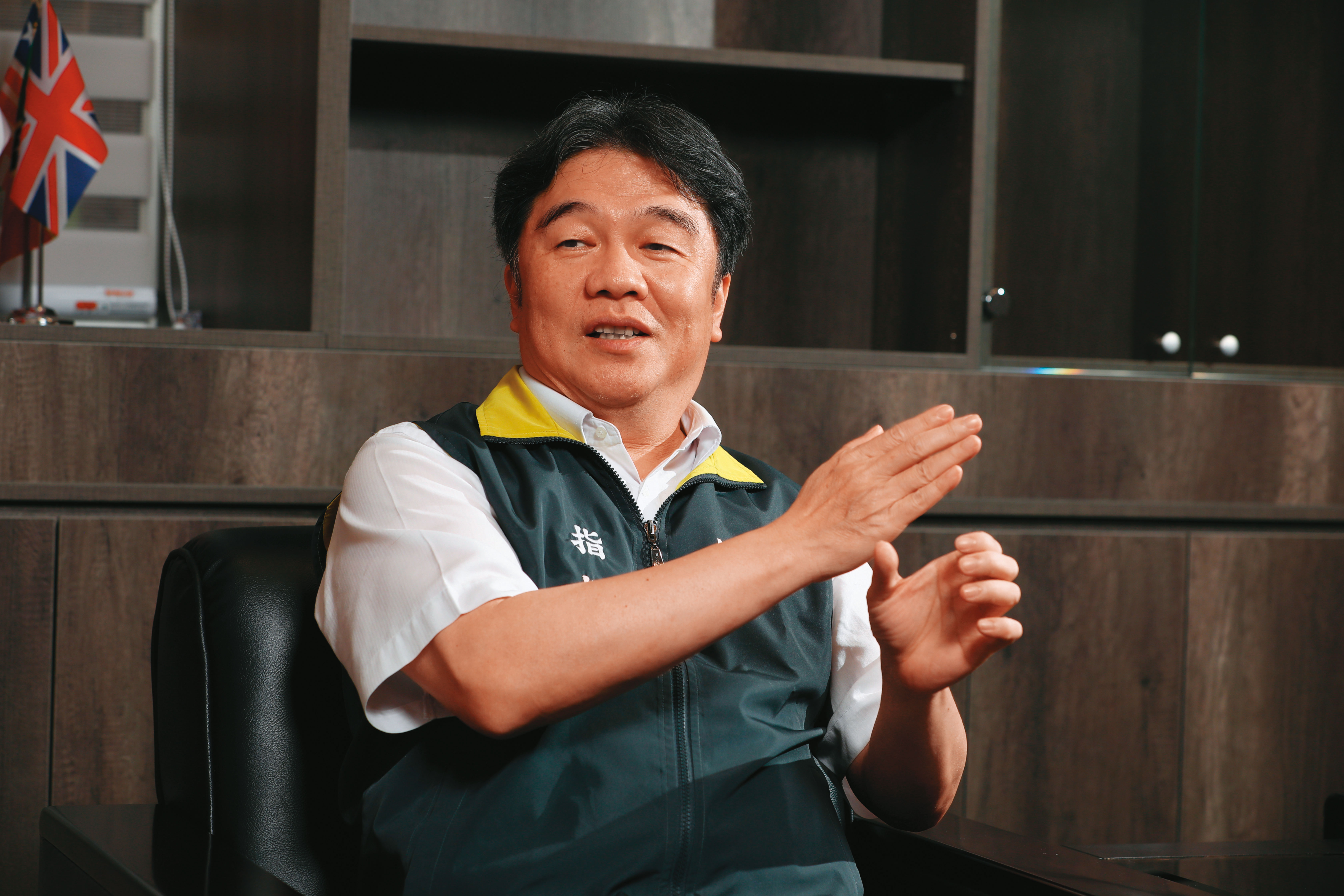 王必勝說，一旦疫情趨緩、防疫工作常態化，就是指揮中心解散之時。