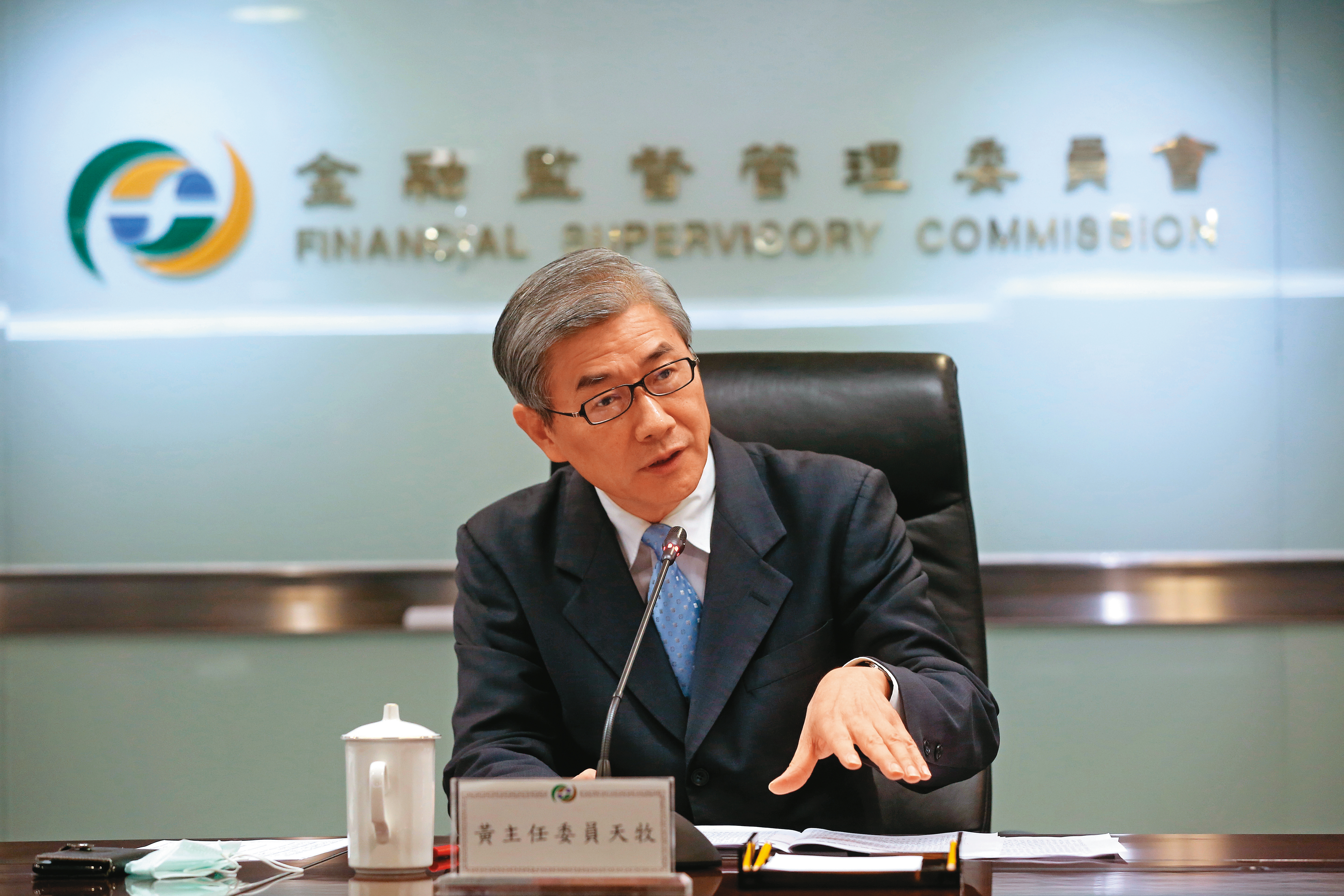 金管會原訂上週五（23日）舉行救市會議，但為蒐集更完整資料、針對最新情勢進行分析，又延後到本週五。圖為金管會主委黃天牧。