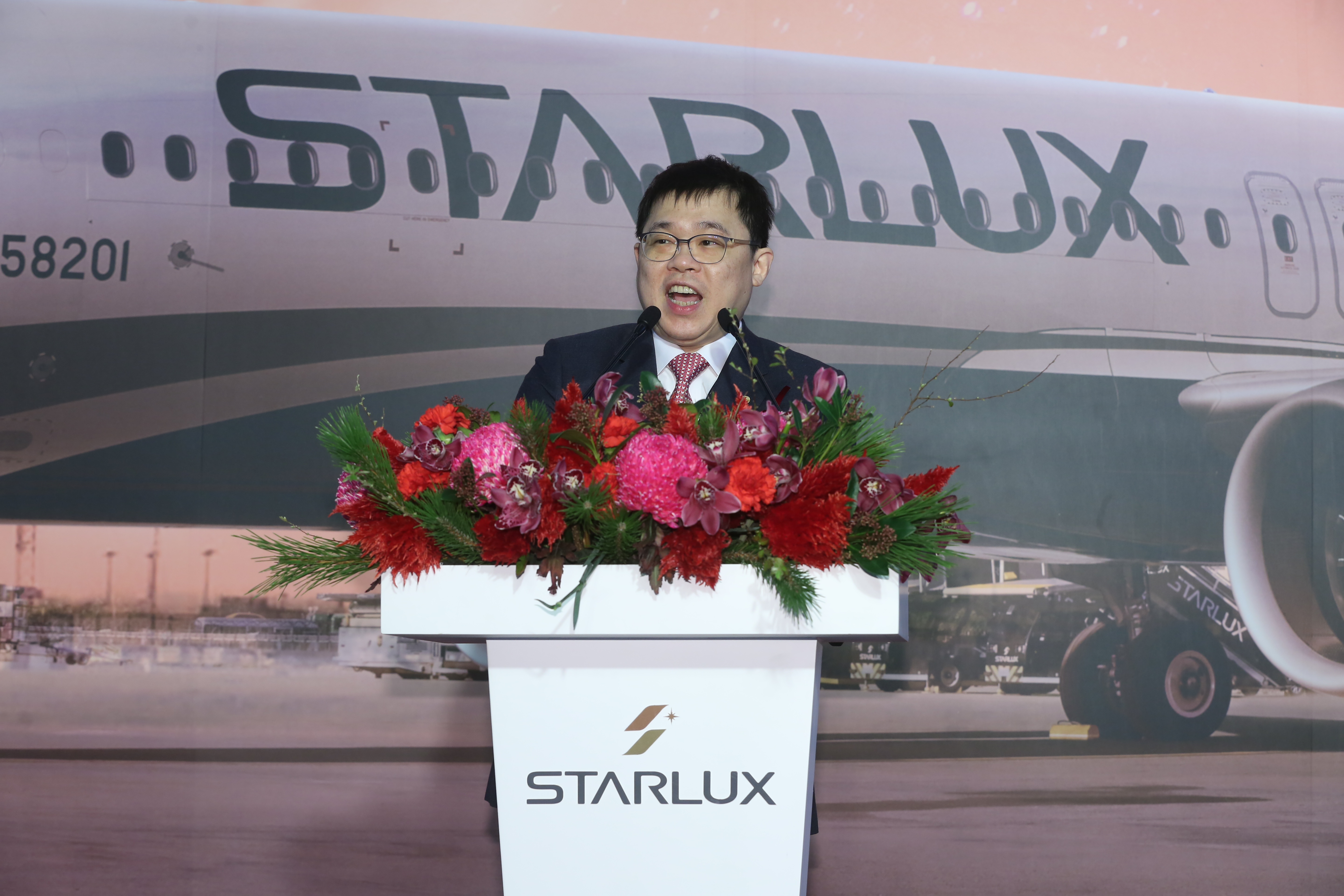 張國煒也辭去立榮航空董座一職。