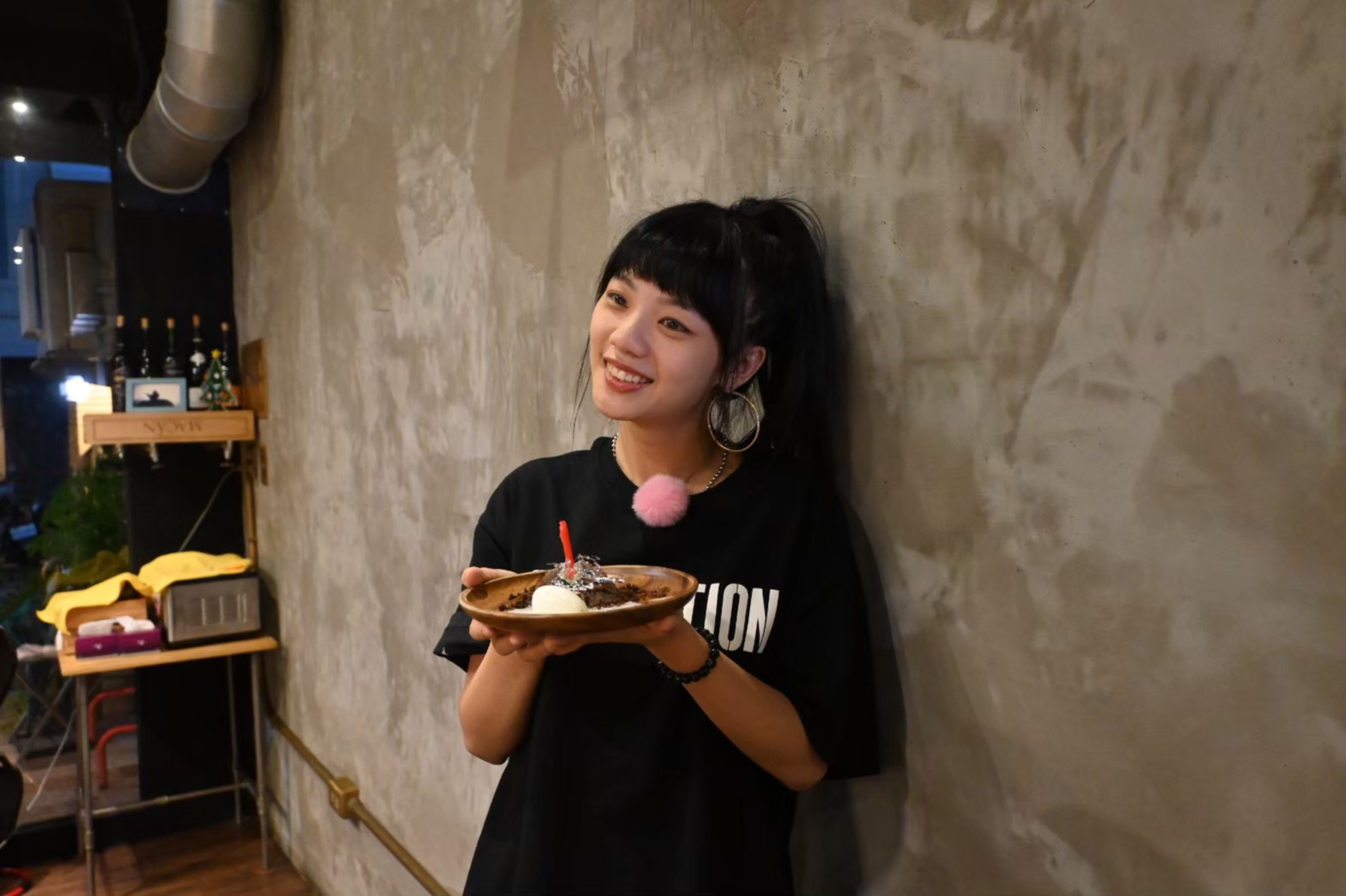 木木錄影製作單位準備慶生。（三立提供）