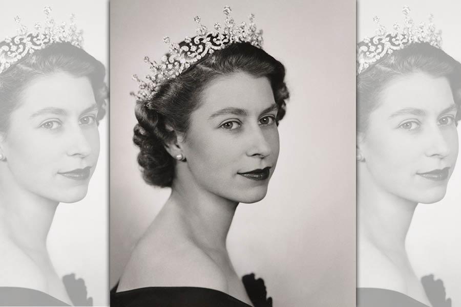 英國女王1952年登基時的肖像。(翻攝The Royal Family臉書)