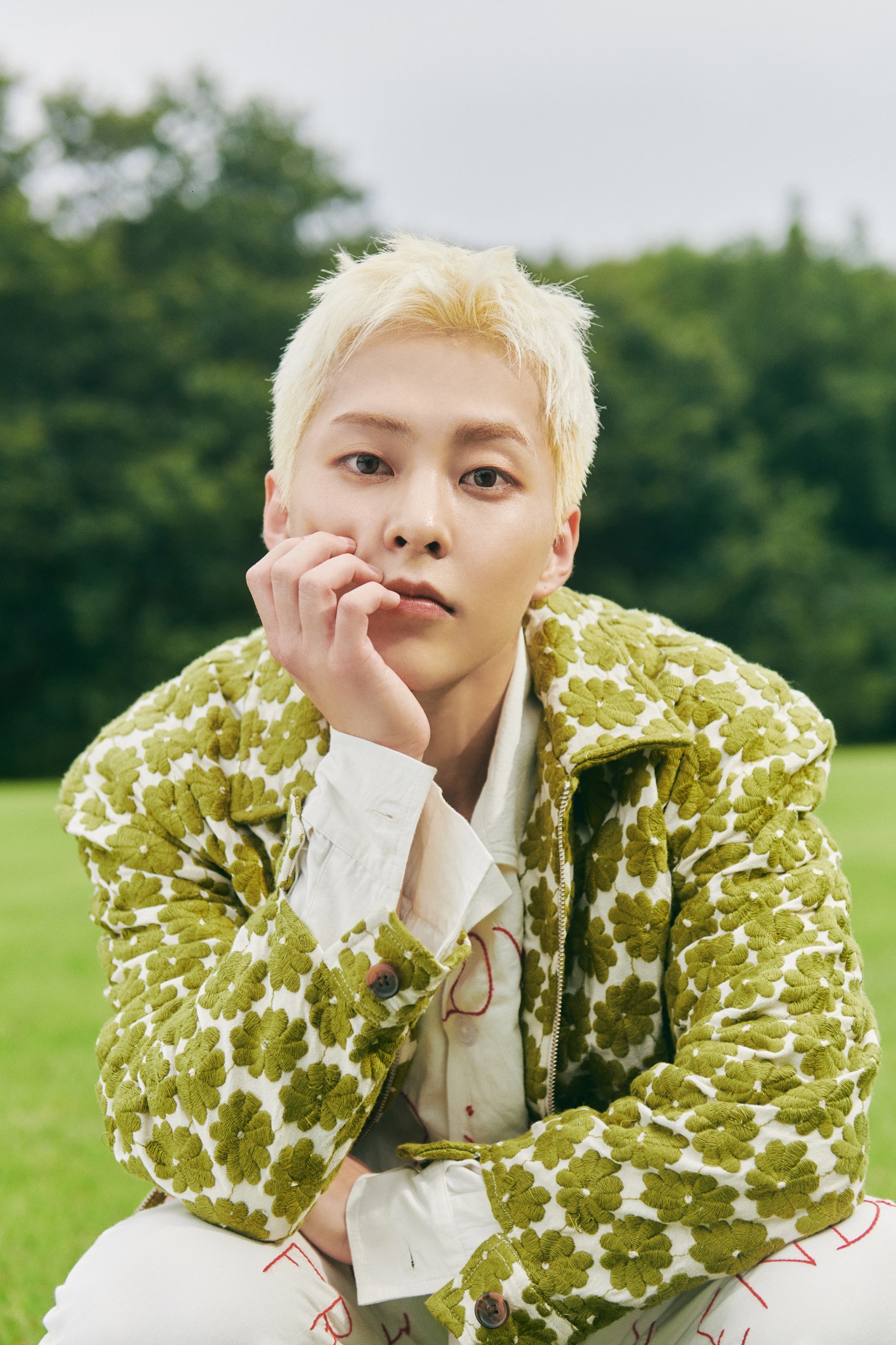 XIUMIN努力藉《Brand New》展現全新面貌。(avex Taiwan提供)