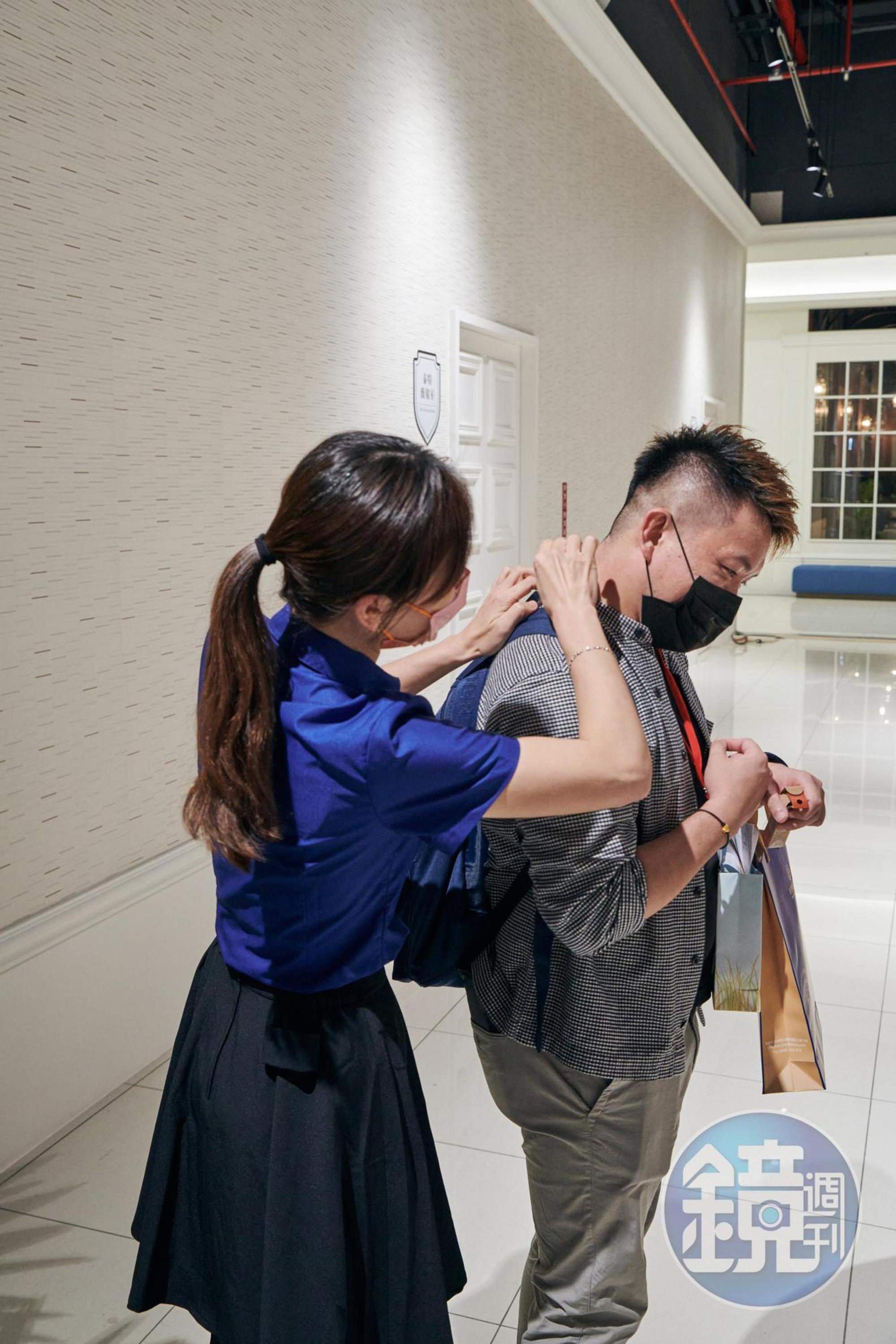 「佐美館」現場有專業、熱情的服務人員介紹產品,提供試用。