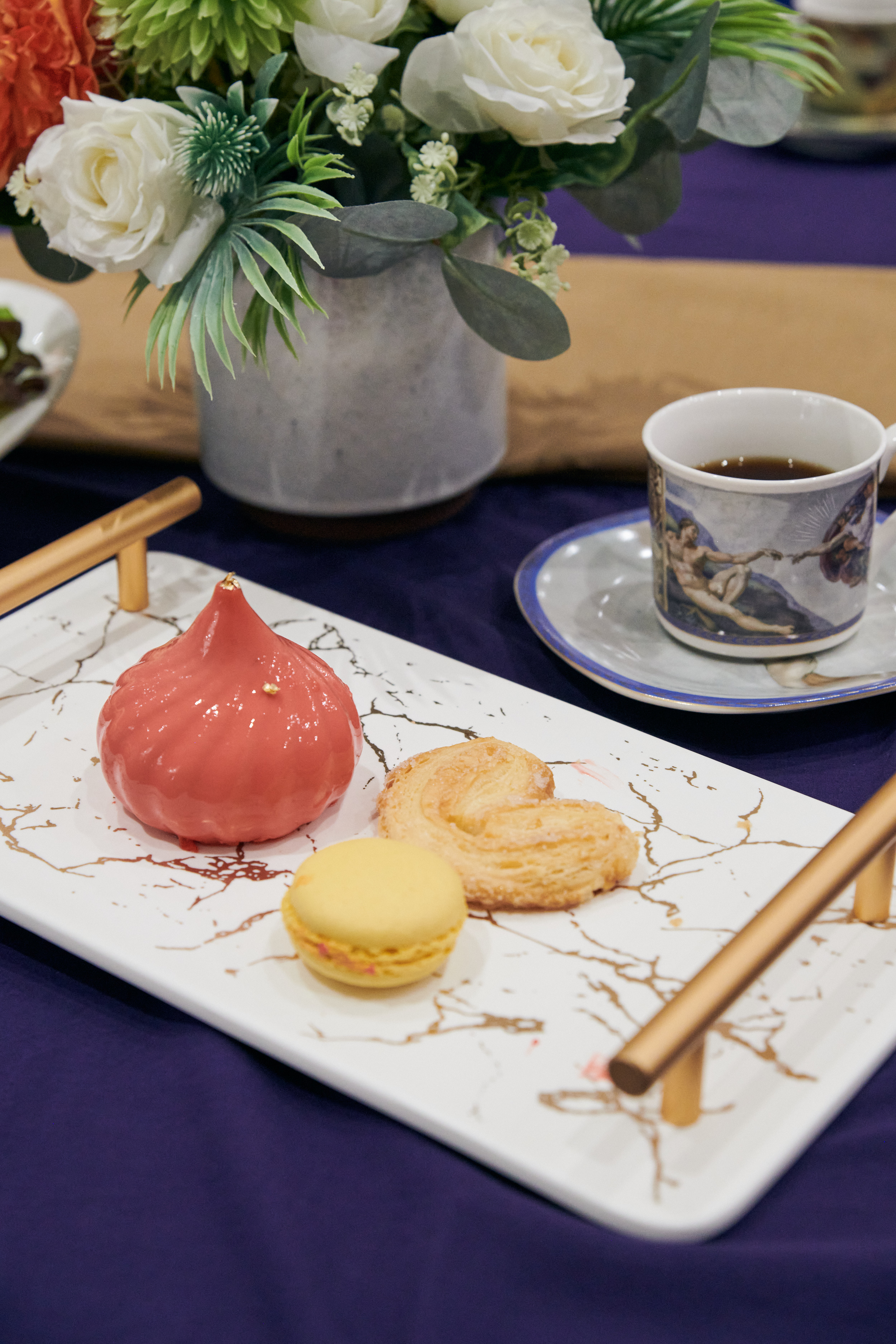 園區內也提供不同餐點與下午茶組合，逛累不用擔心肚子餓。