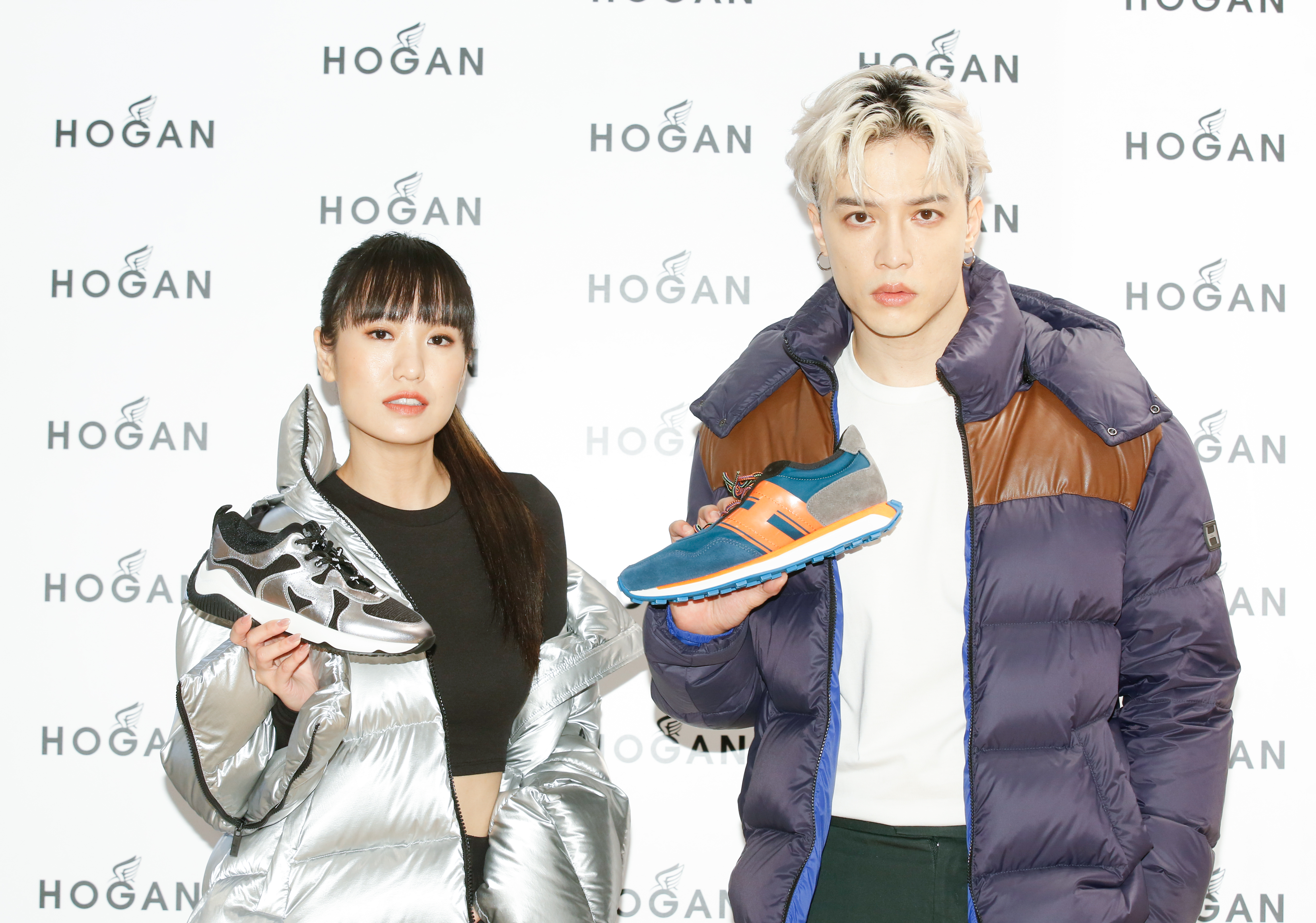 （左起）孫盛希與J.Sheon出席HOGAN 2022秋冬發表會。