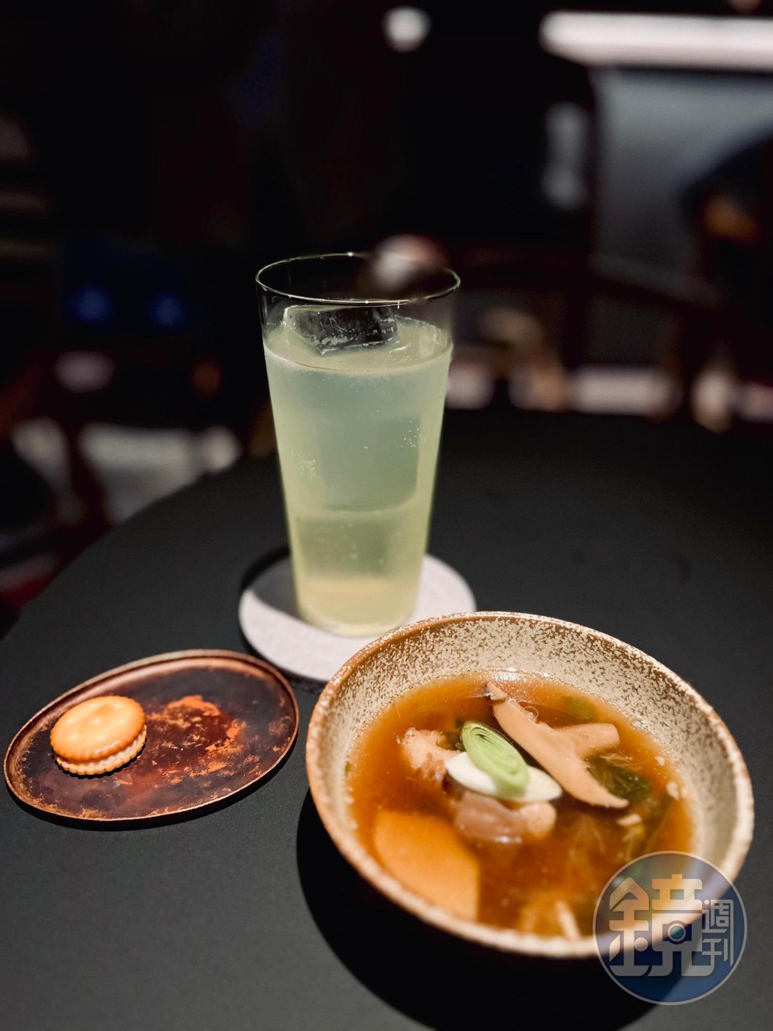 「 紅心芭樂／山葵／佛手柑」搭配「魷魚螺肉蒜」。