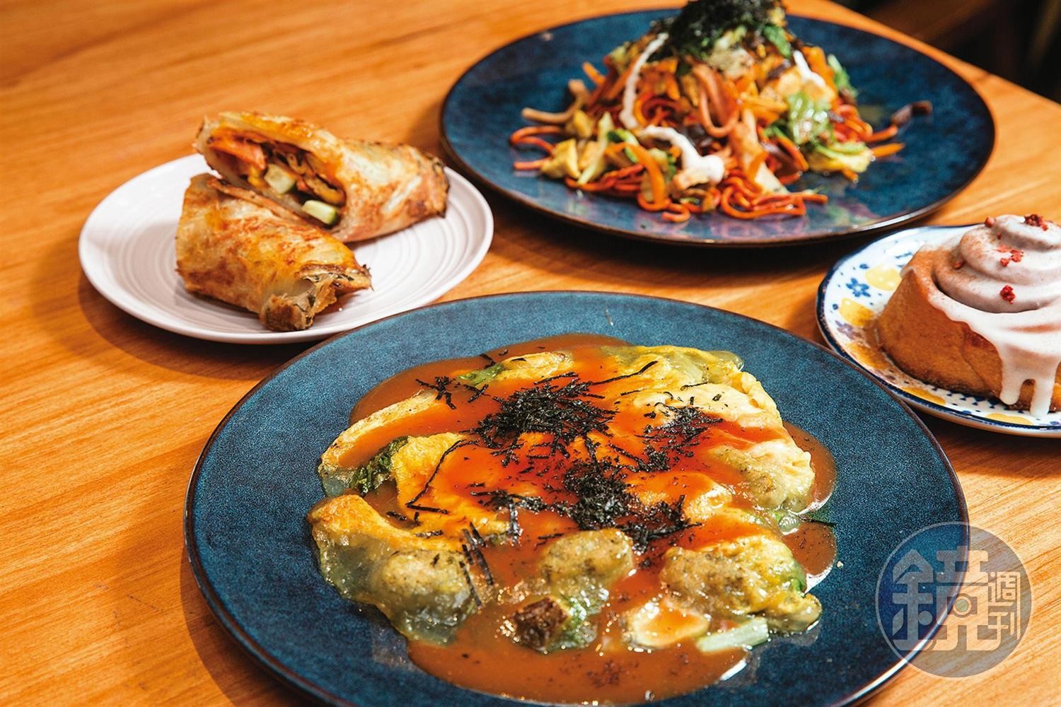 LieblingSalon的招牌料理不只沒有葷食，也不含蛋、奶、蜂蜜等食材，其中素仔煎、紅香拌麵最受歡迎。