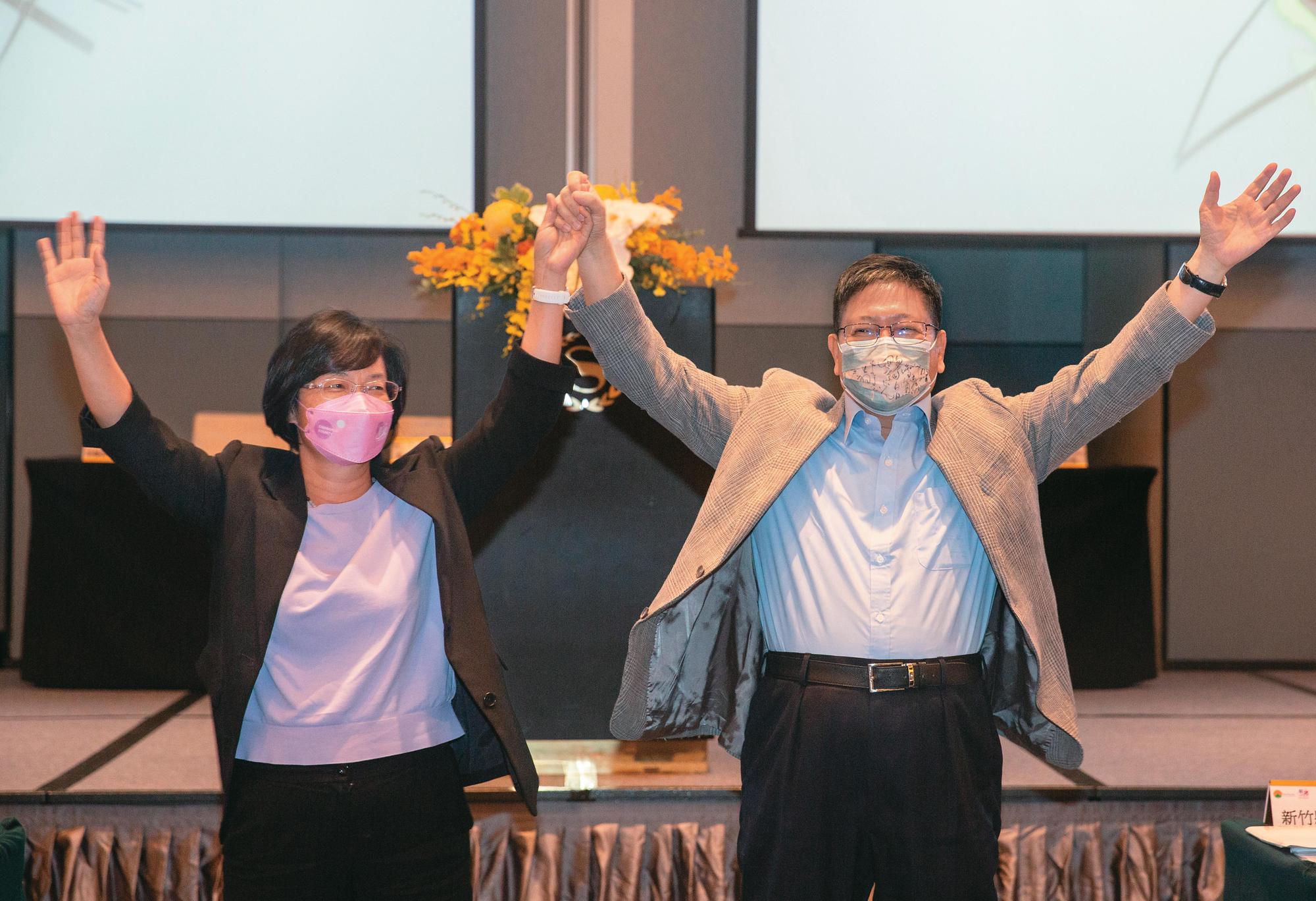 王惠美與楊文科縣長攜手戮力招商,宣示彰竹兩縣強強合作。