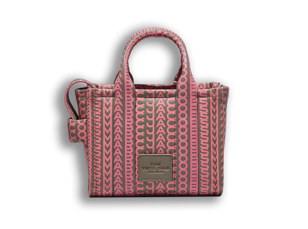 粉灰Monogram圖騰迷你托特包。NT$18,900。（俊思提供）