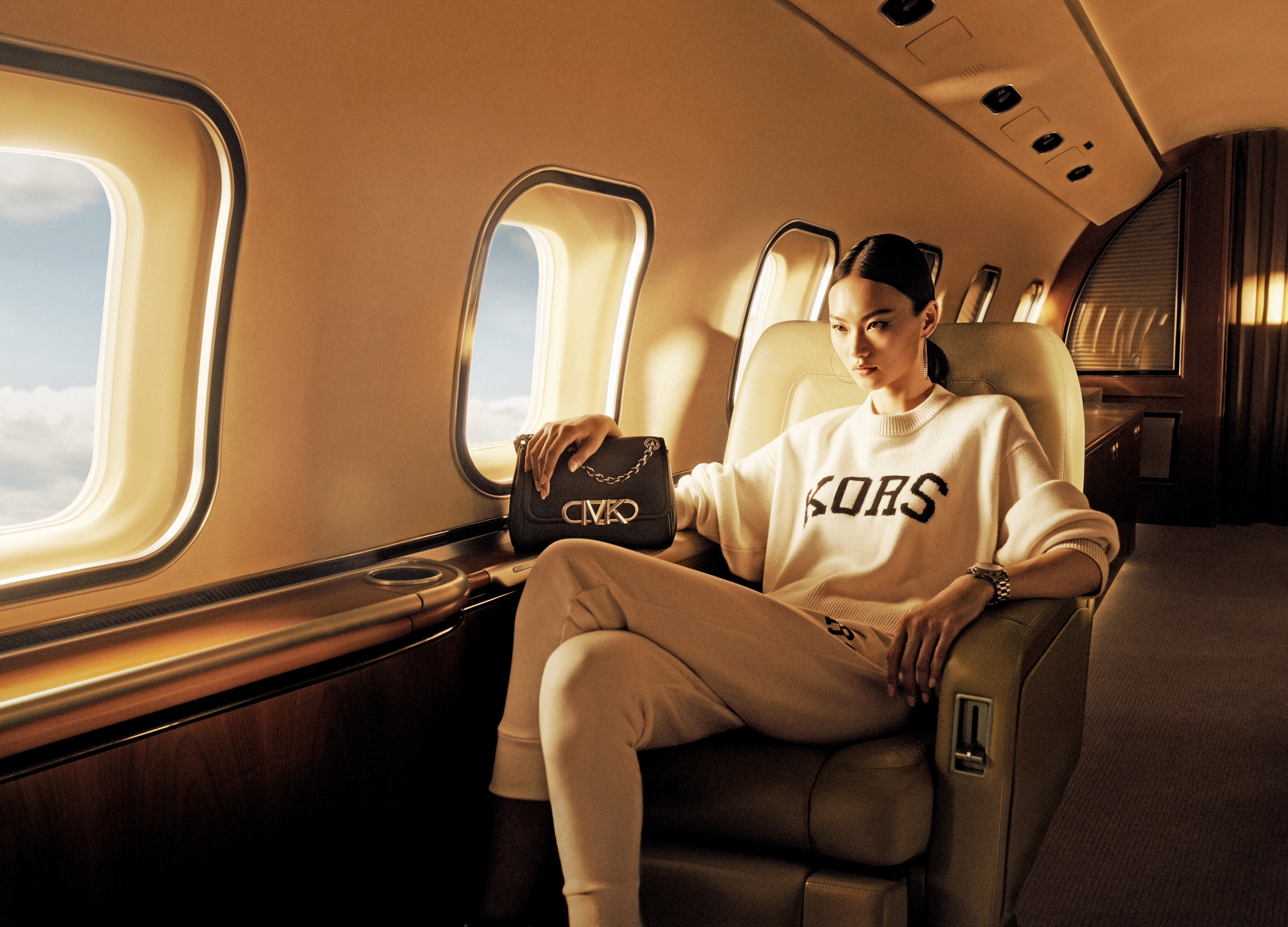 中國大陸超模賀聰演繹Parker系列包款。