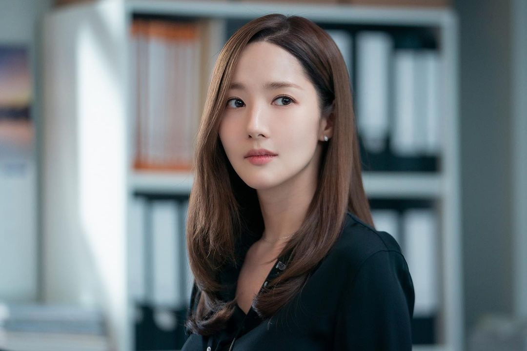 朴敏英昨天被爆戀情，今天宣布已分手。（翻攝Hook Entertainment IG）