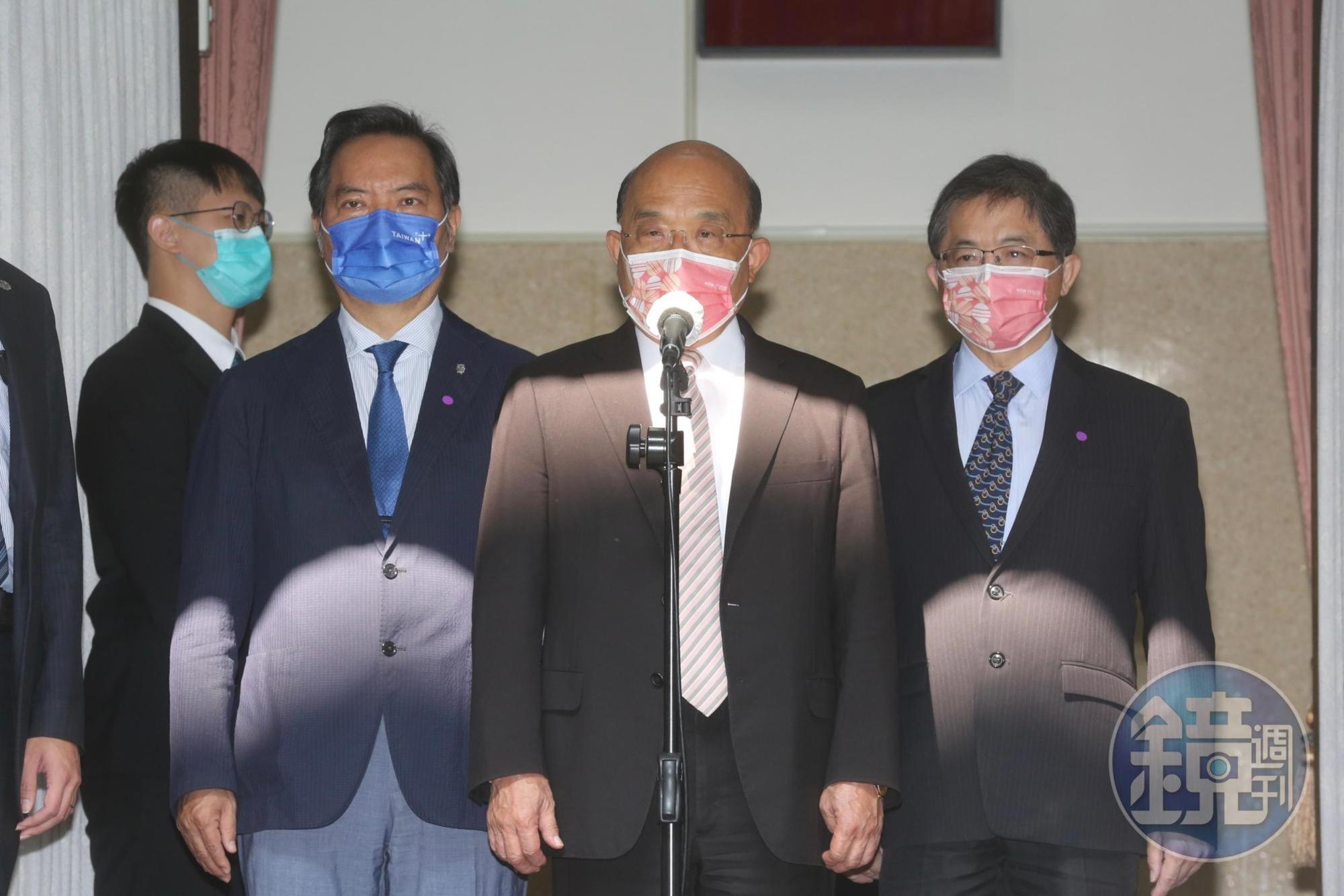 行政院長蘇貞昌今赴立院備詢前受訪表示,「指揮中心目前還是有責任在身」。