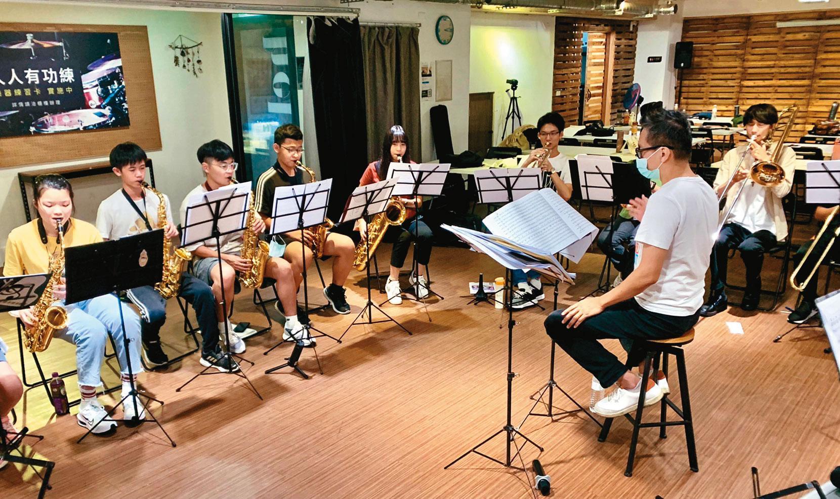  2022年「青少年爵士樂團培訓活動」，邀請知名爵士演奏家李承育等擔綱授課業師。