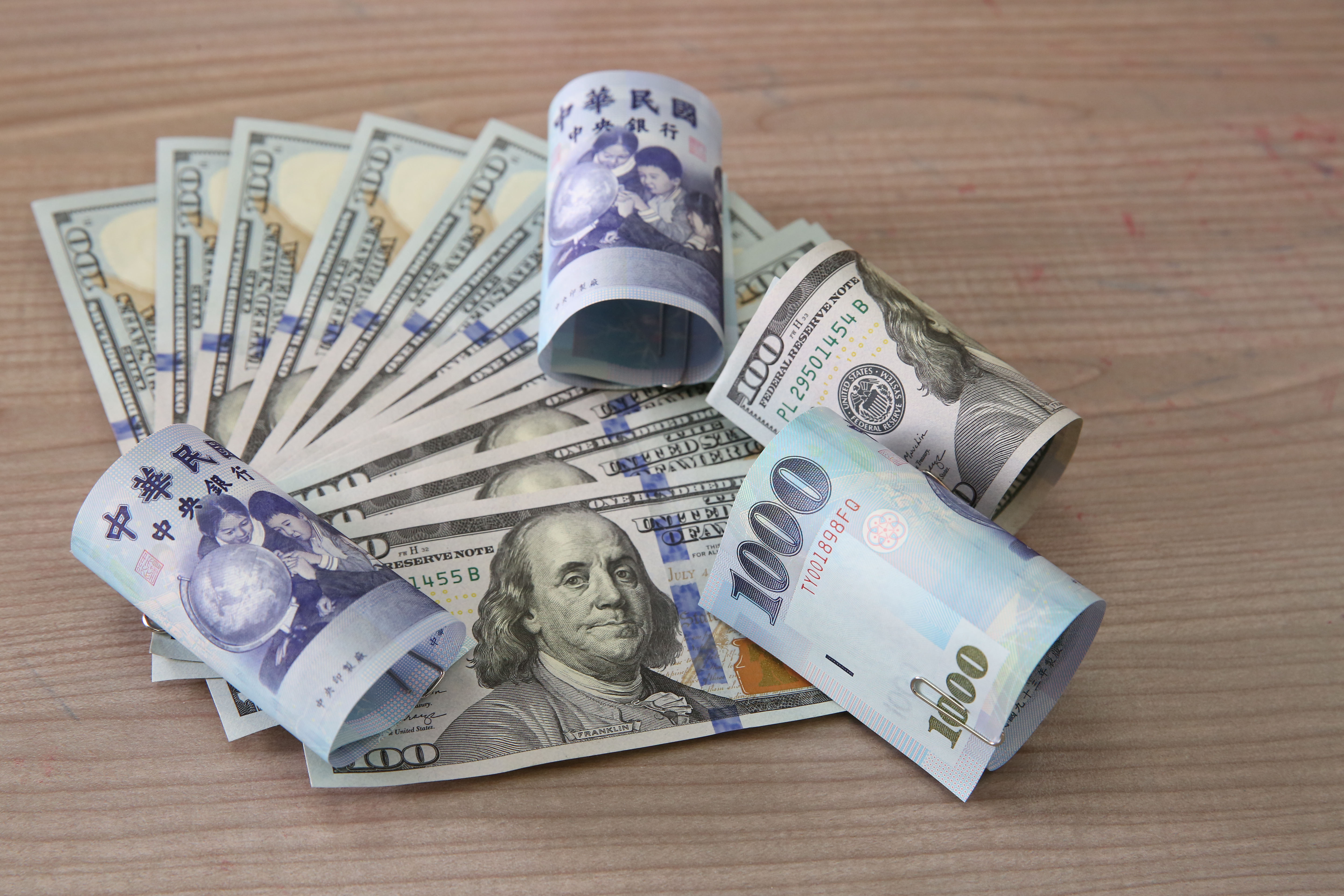 台美利差持續擴大，持有美元資產是目前較安心的選擇。