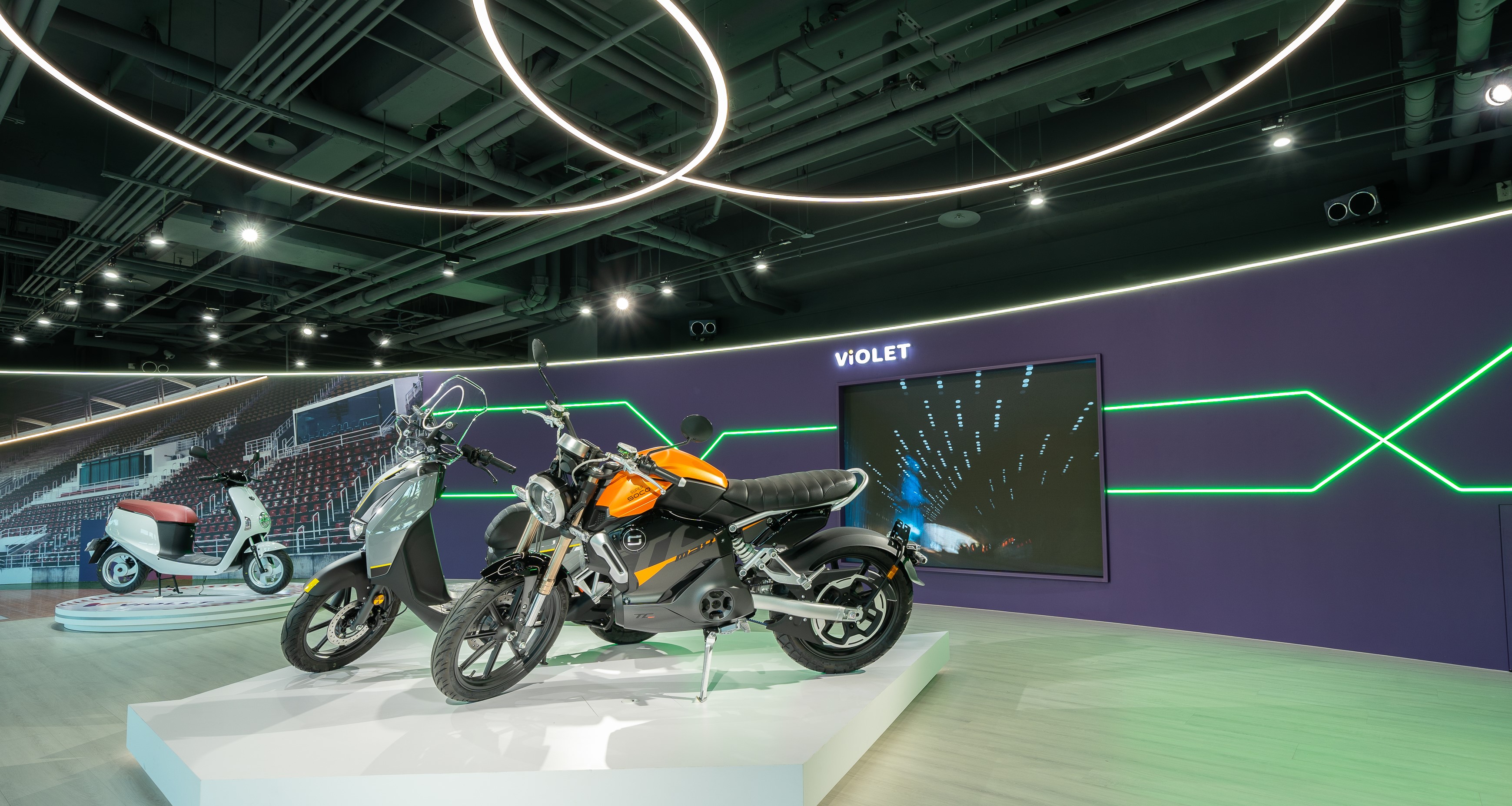 躍紫Violet進駐環球購物中心桃園A19滿周年，以多元電動車品牌及服務獲好評