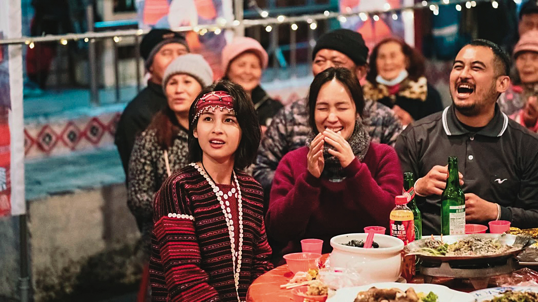 入圍6項金馬獎的《哈勇家》，描繪泰雅族一家人的溫馨感人故事，當中除了小薰（前排中）外，都是素人演員。（華映娛樂提供）