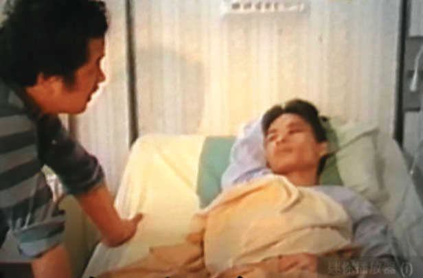搶匪洪敏雄(右)以警槍犯案引起重視,後在病床上供出殺警集團成員身分。(東森新聞提供)