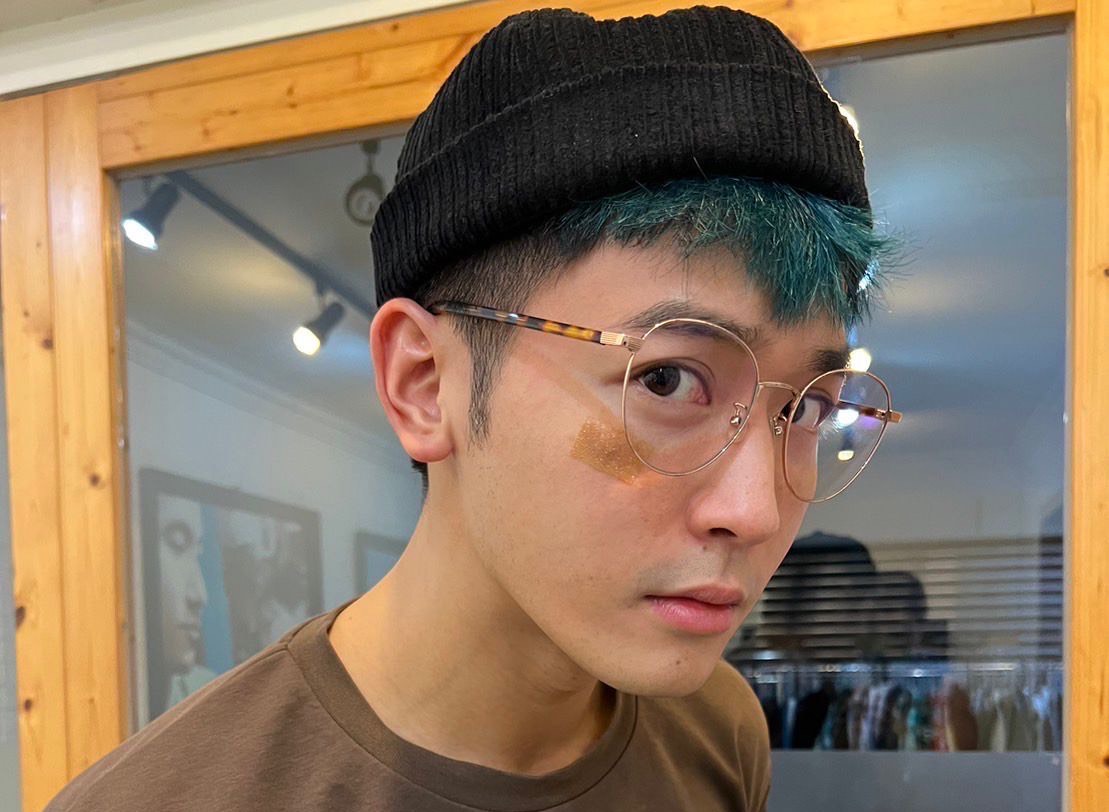 小樂吳思賢健身撞到臉。（藝和創藝國際提供）