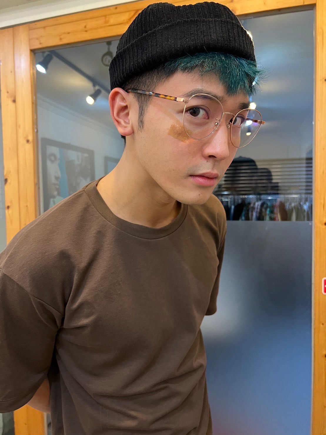 小樂吳思賢健身撞到臉。(藝和創藝國際提供)